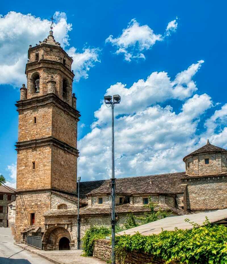 Iglesia de San Sebastián, en Labuerda. | Shutterstock