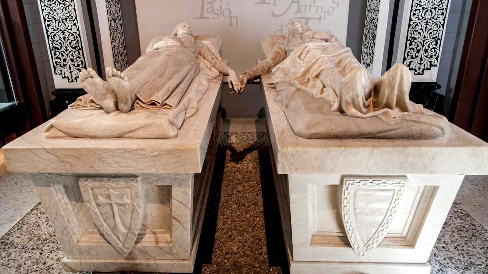 Mausoleo de los amantes de Teruel. | Dreamstime