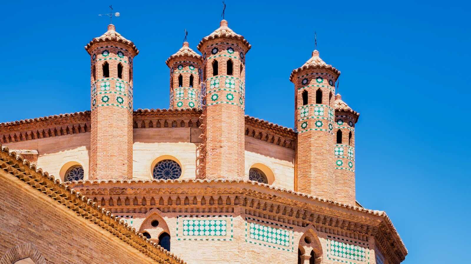 Ábside mudéjar de la Iglesia de San Pedro de Teruel. | Shutterstock