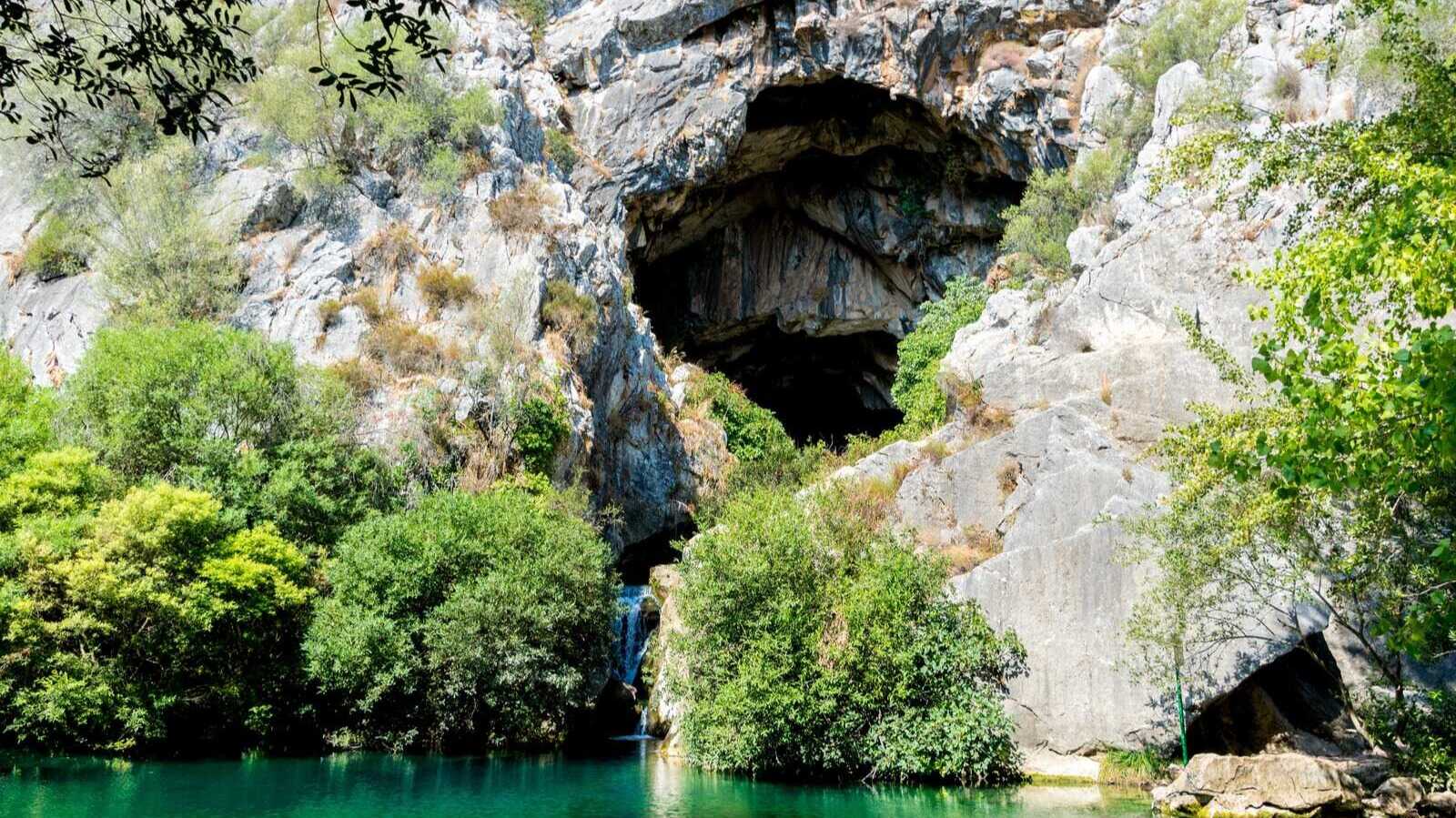 Cueva del Gato. | Shutterstock