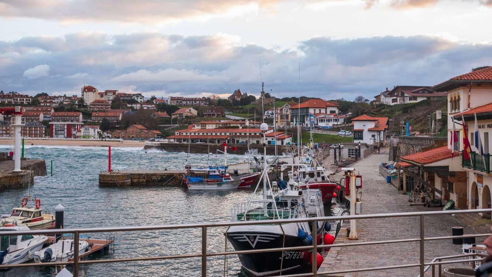 Puerto de Comillas. | Shutterstock