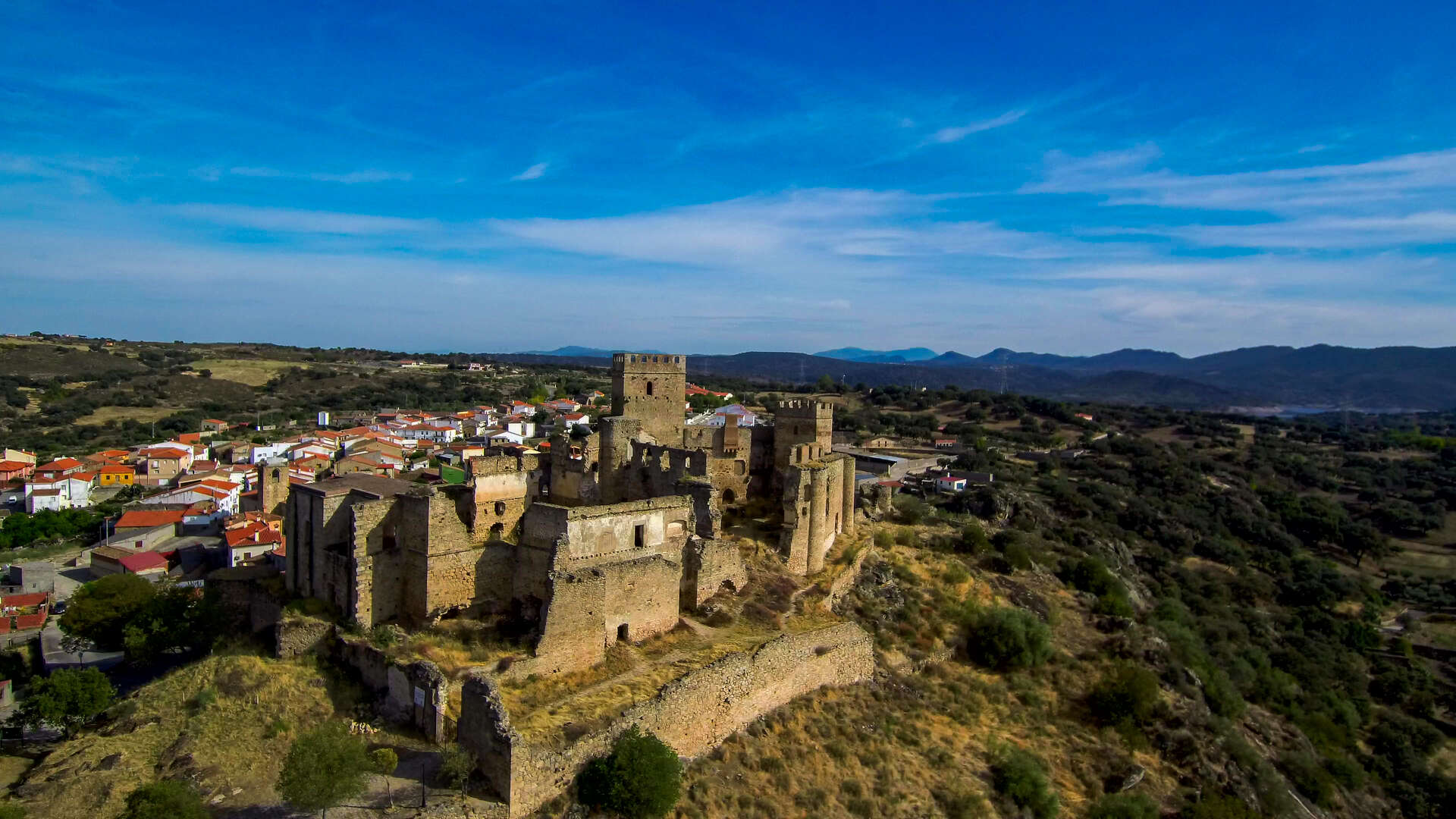 Castillo de Belvís de Monroy. |  Shutterstock