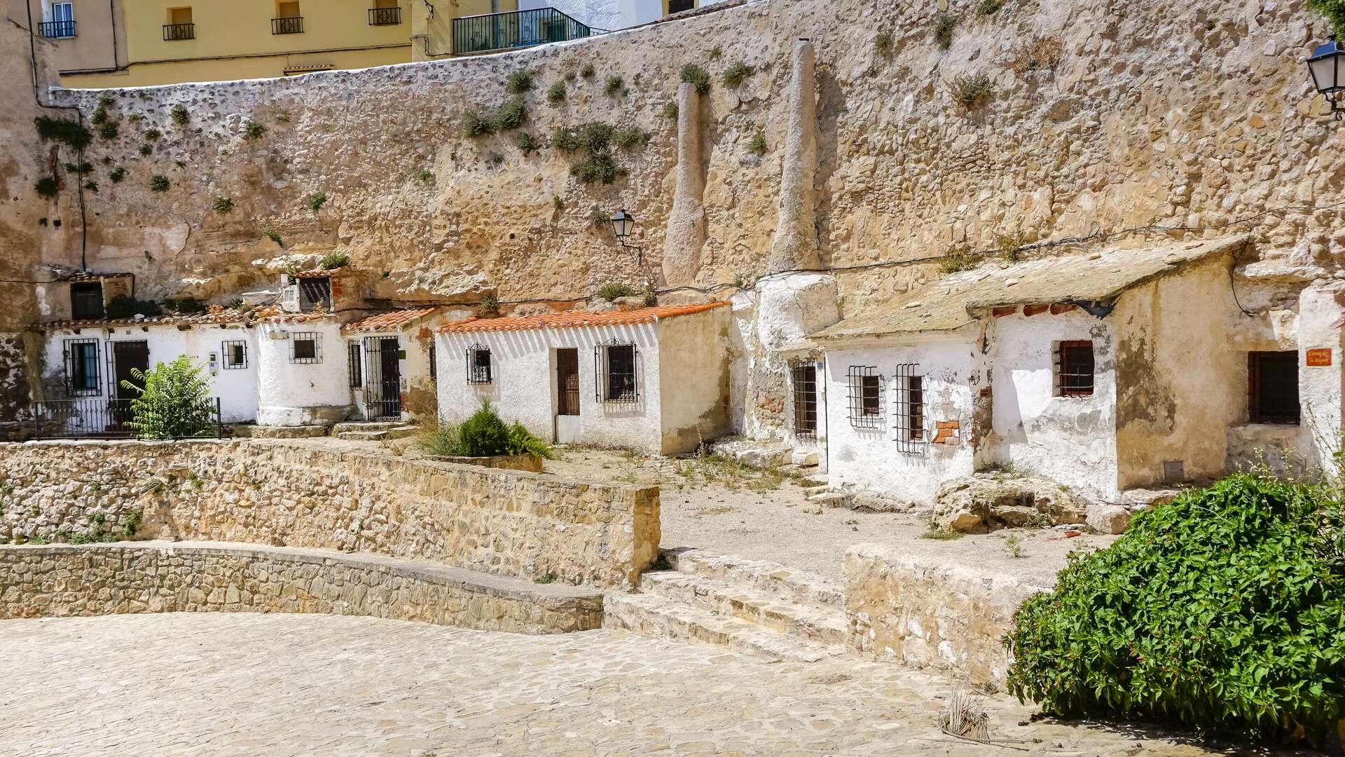 Casas-cueva de Chinchilla. | Dreamstime