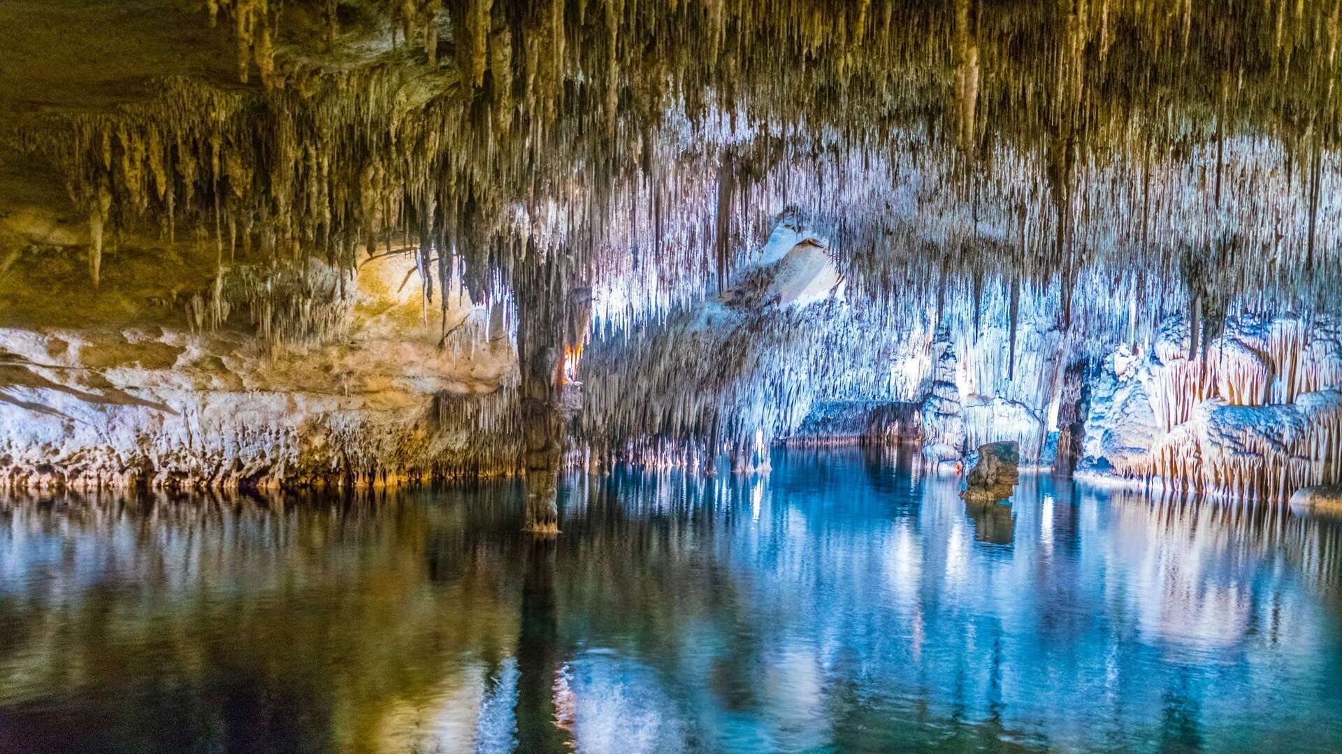 Cuevas del Drach. | Shutterstock