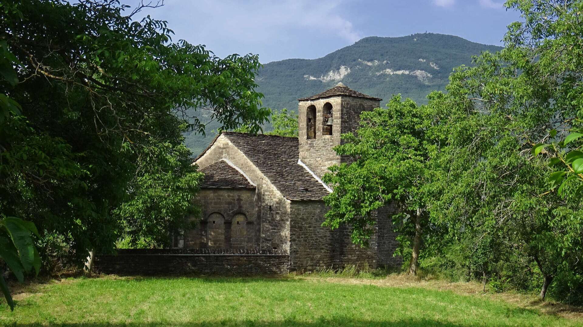 Iglesia de Santa Eulalia. | Shutterstock