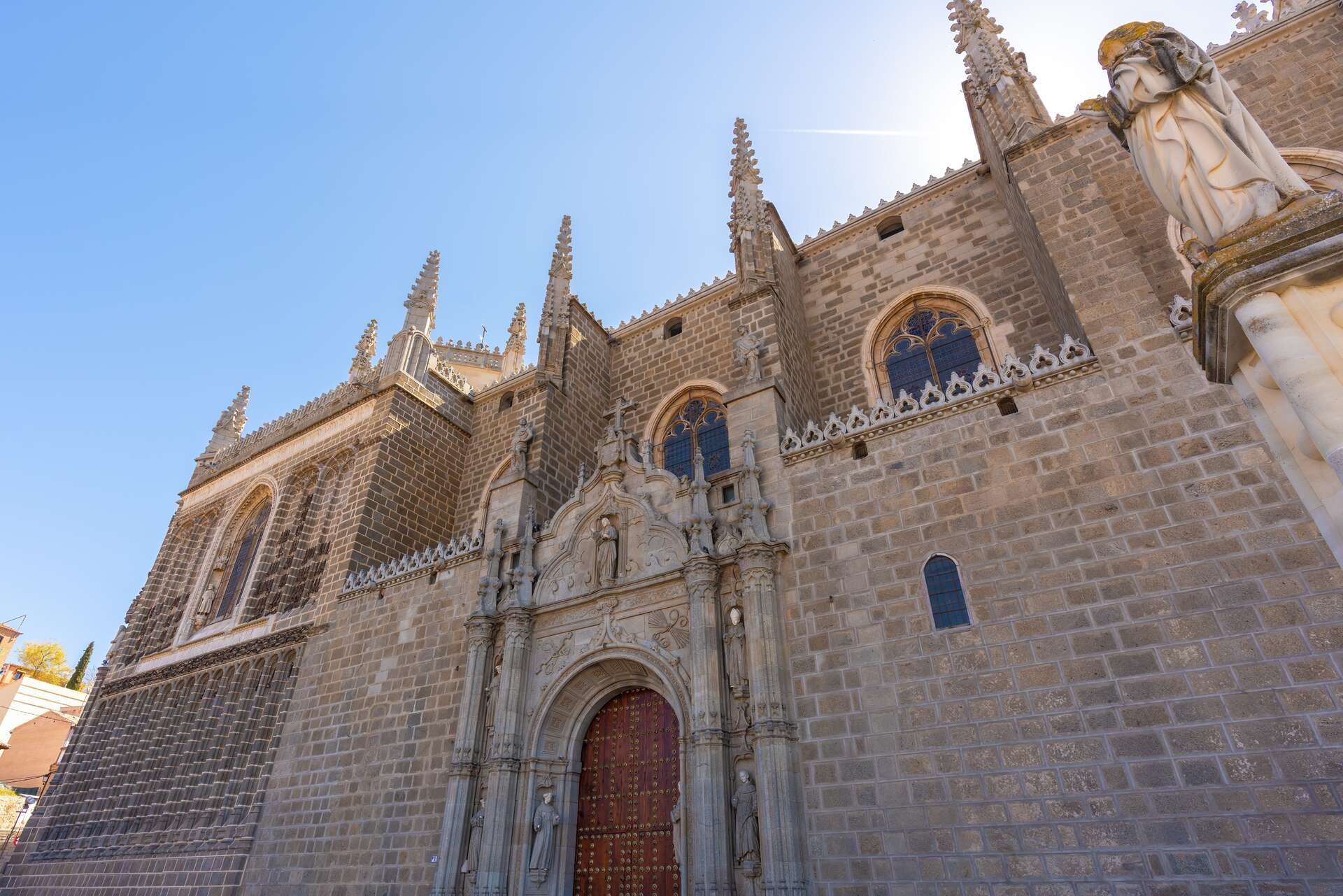 Fachada del Monasterio de San Juan de los Reyes. | Shutterstock