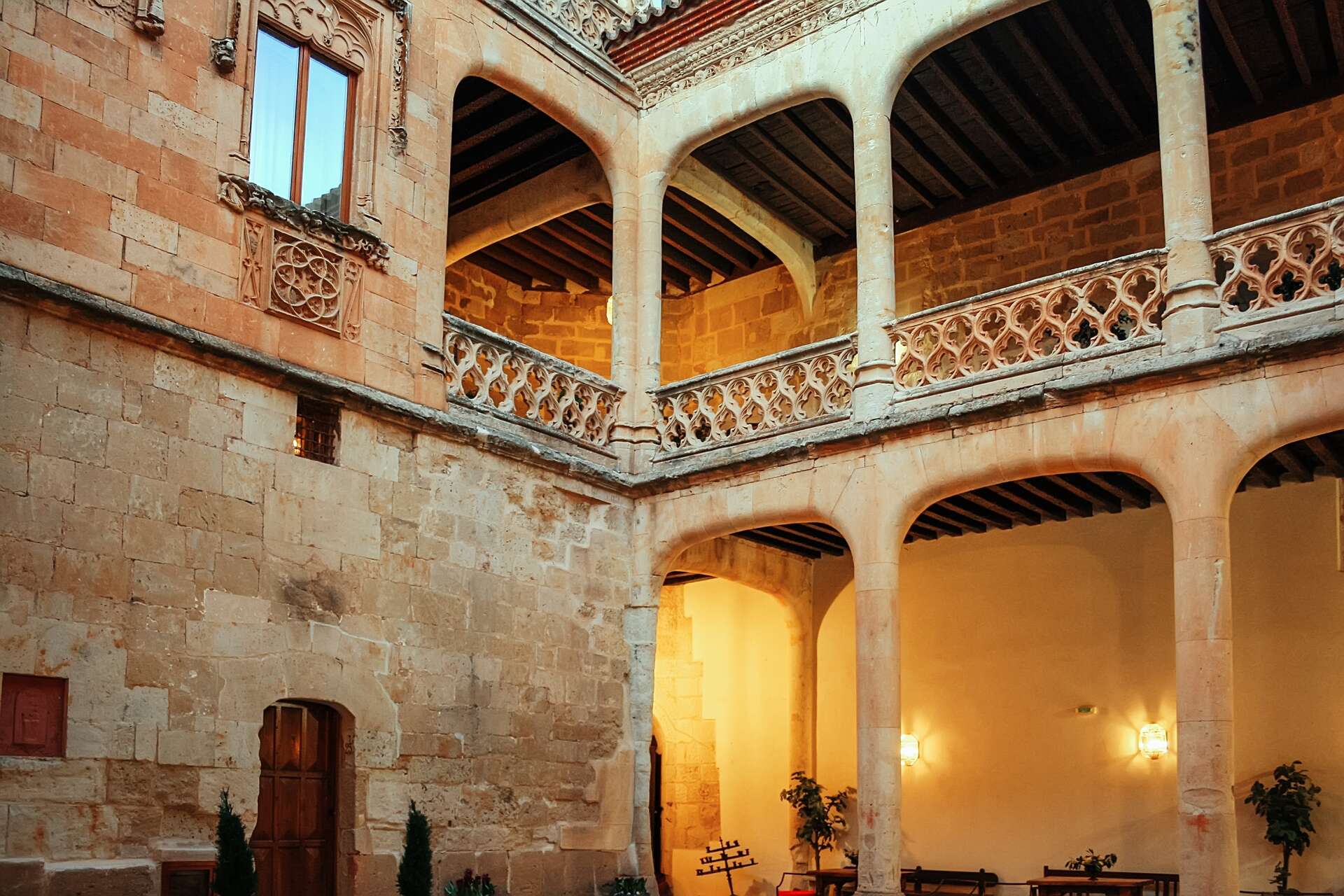 Interior del castillo. | Shutterstock