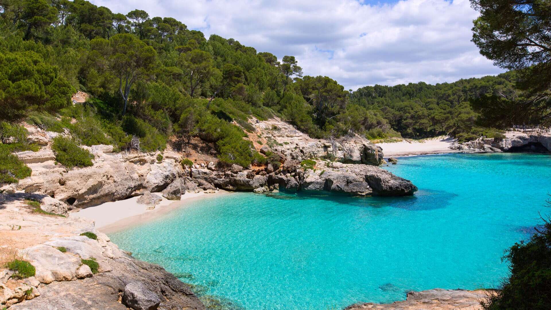 Un bello paisaje costero en Menorca. | Dreamstime