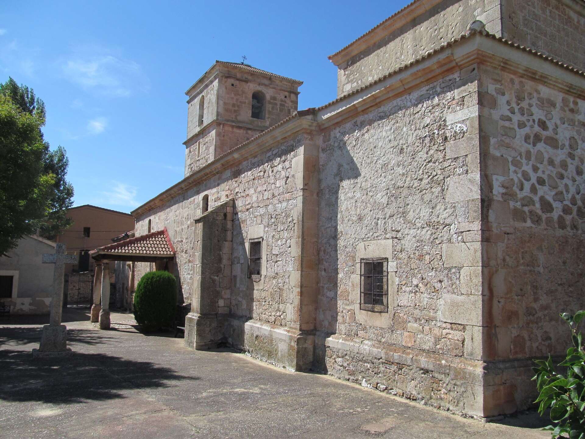 Iglesia de San Julián en Cantalojas. | Oilisab, Wikimedia