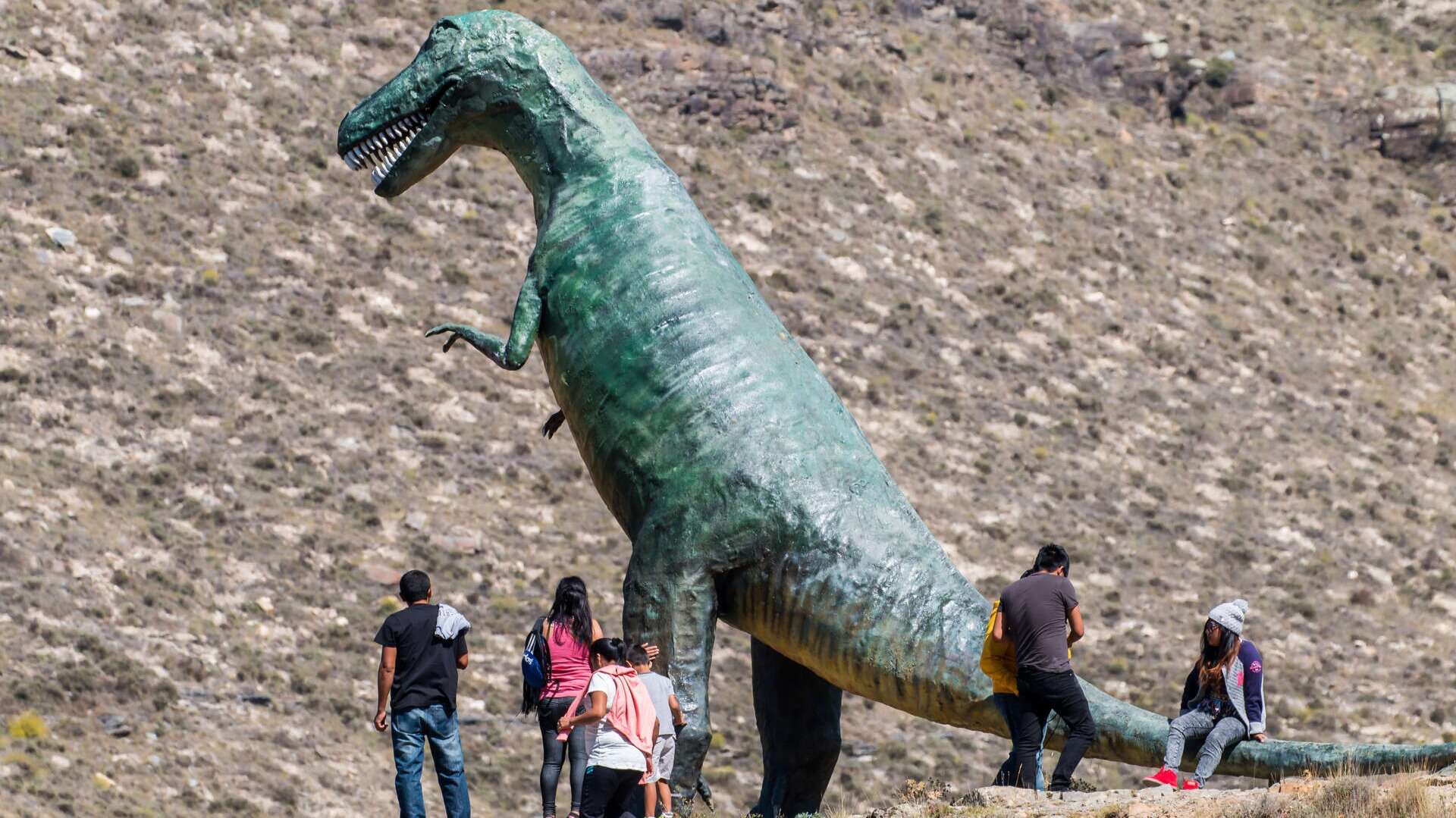 La Senda de los Dinosaurios. dreamstime_l_208497914