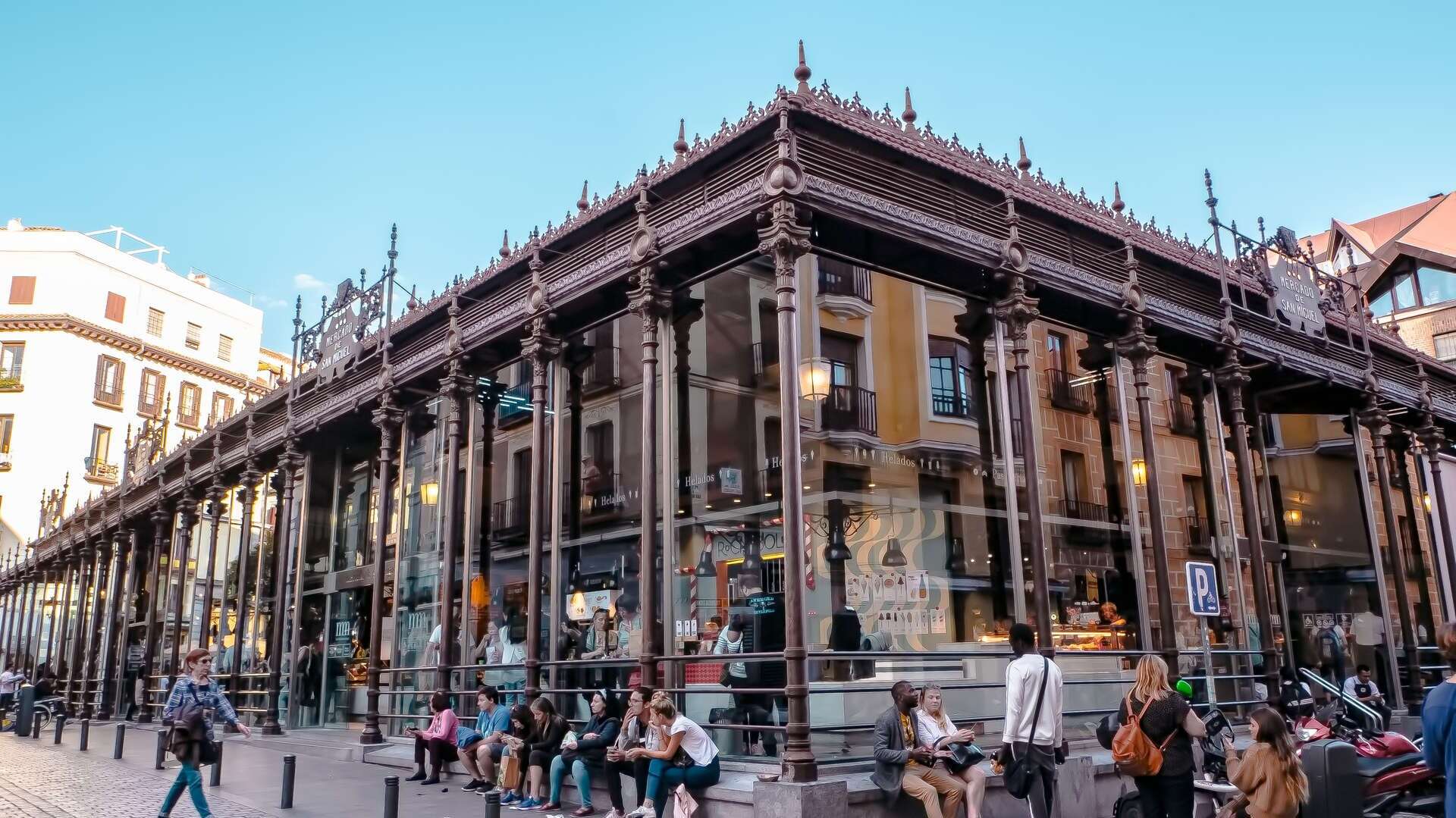 Mercado de San Miguel, Madrid. | Shutterstock