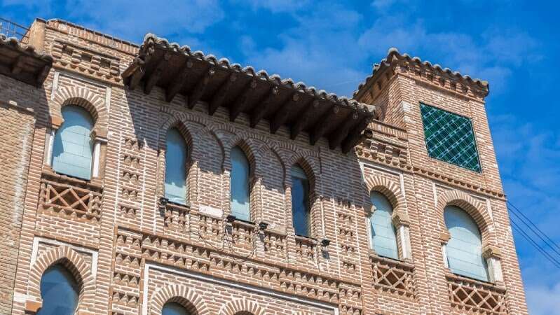 Detalles árabes en la arquitectura de Toledo. | Shutterstock