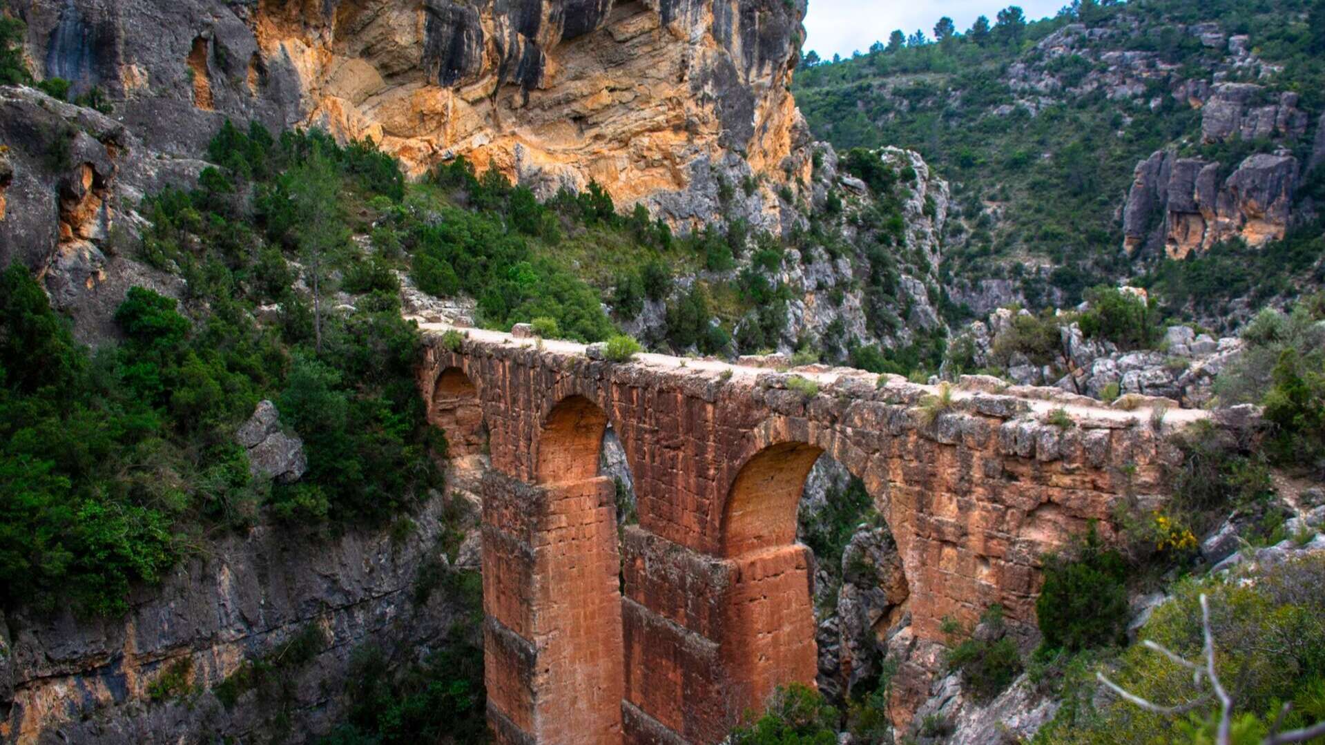 Puente del acueducto romano de Peña Cortada. | Shutterstock
