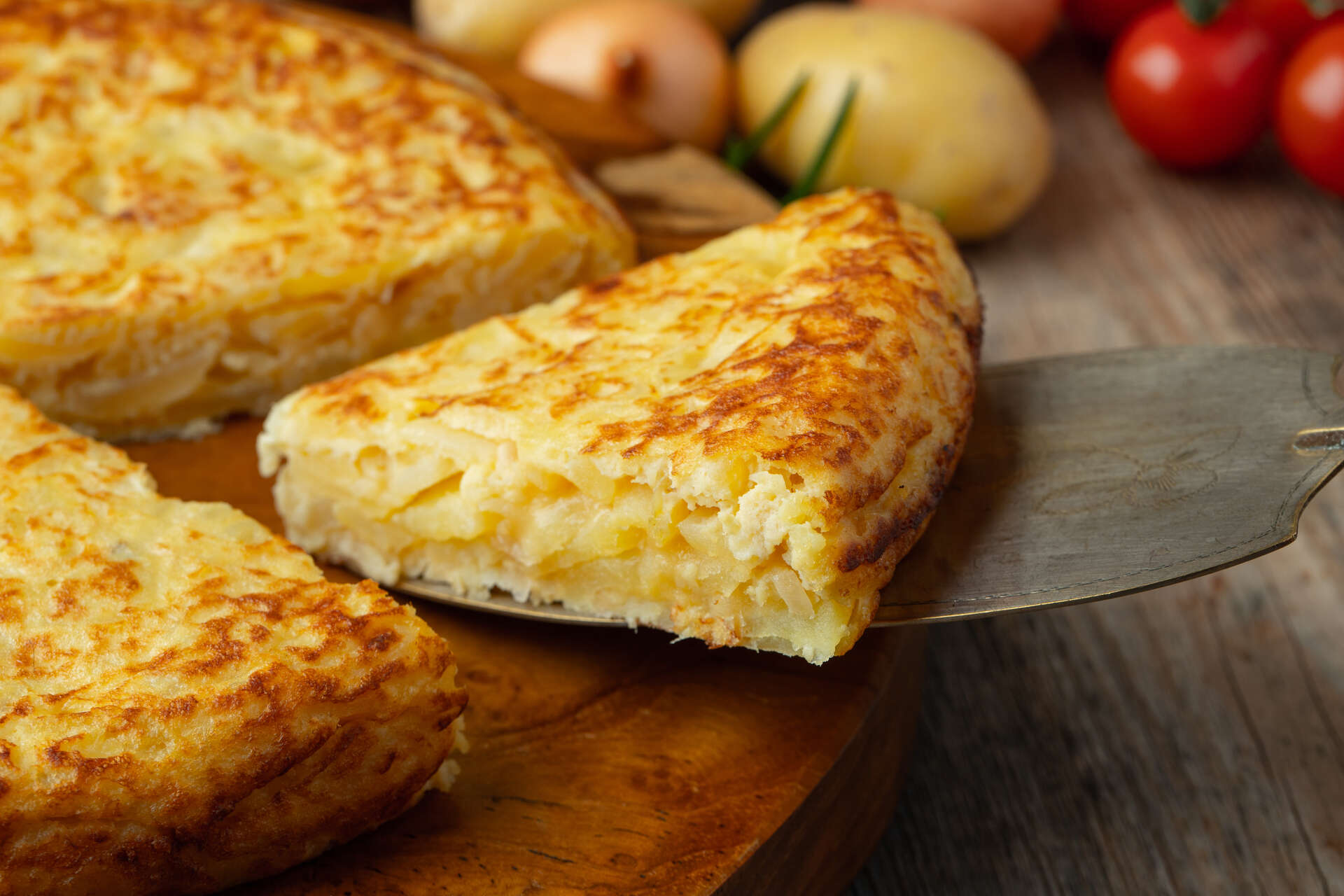 Tortilla de patata, producto llegado de América. | Shutterstock