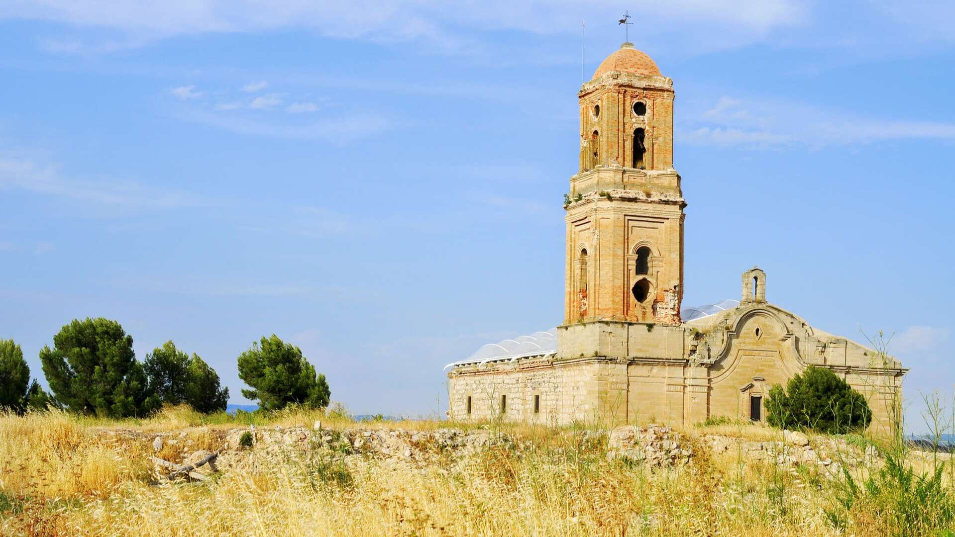 Iglesia de Sant Pere, Corbera d'Ebre. | Dreamstime