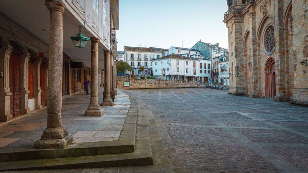 Plaza de Mondoñedo, Galicia. | Shutterstock