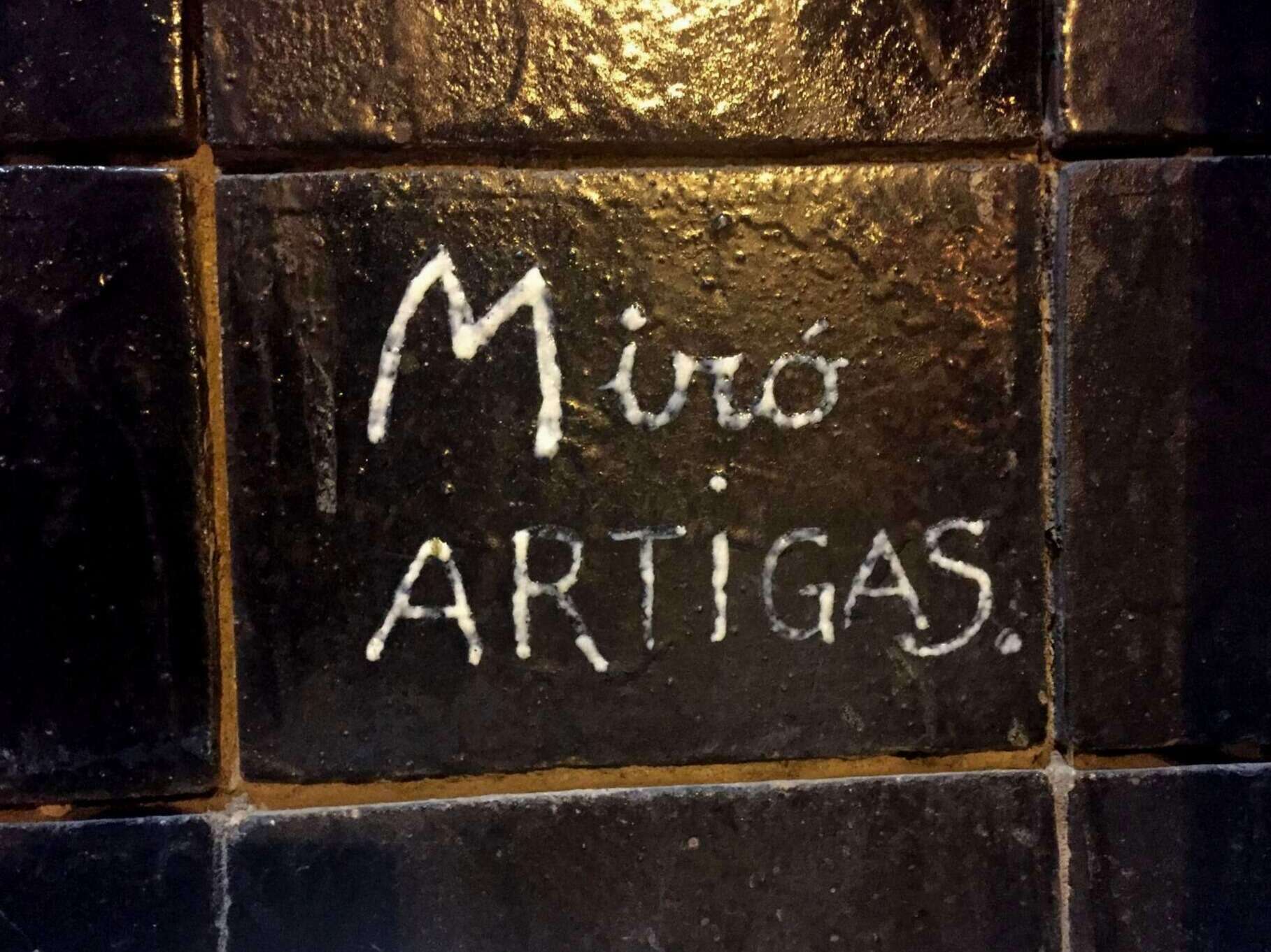Detalls_Mural_de_l'Aerorport_de_Barcelona_2018_signatura