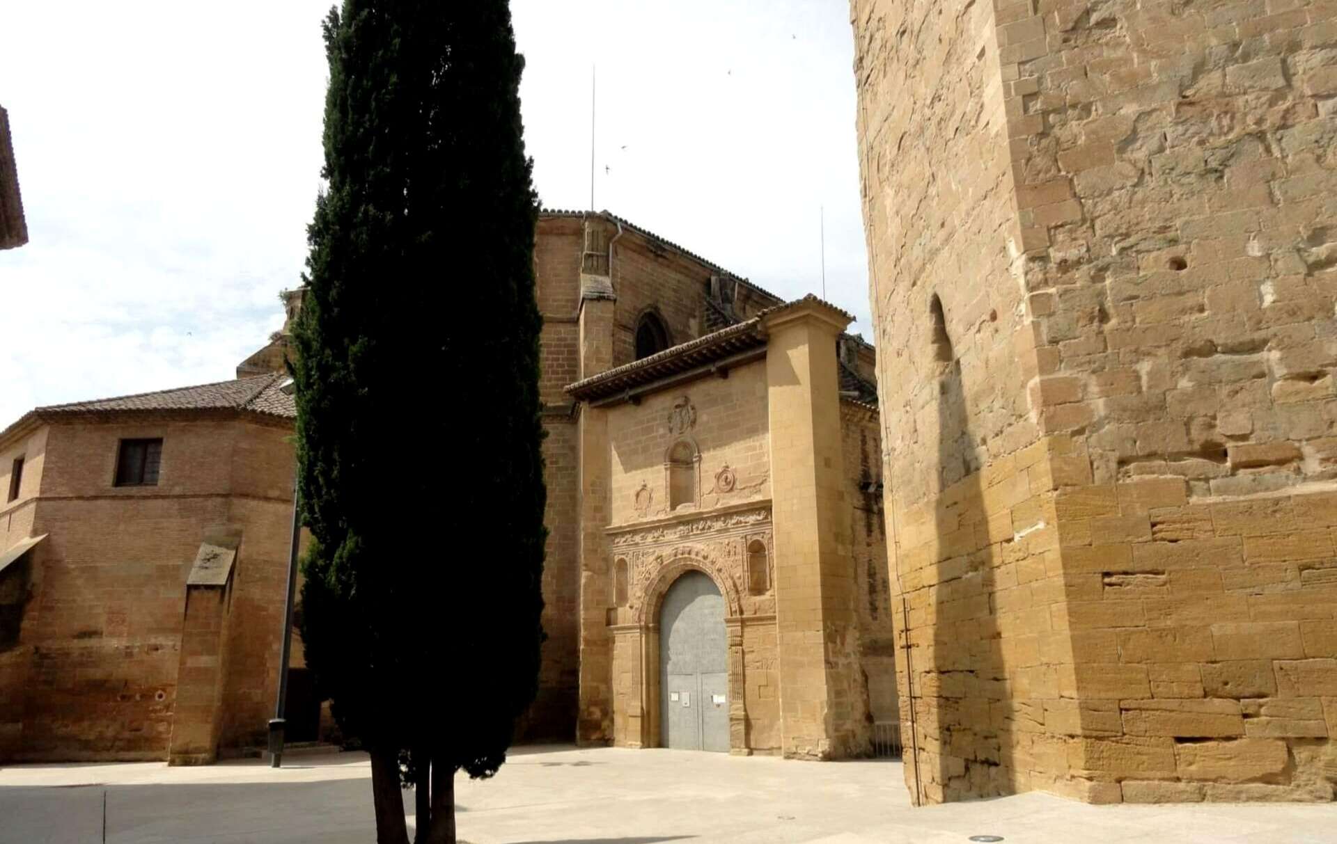 Catedral de Santa María de la Asunción en Barbastro, Huesca. | Dreamstime