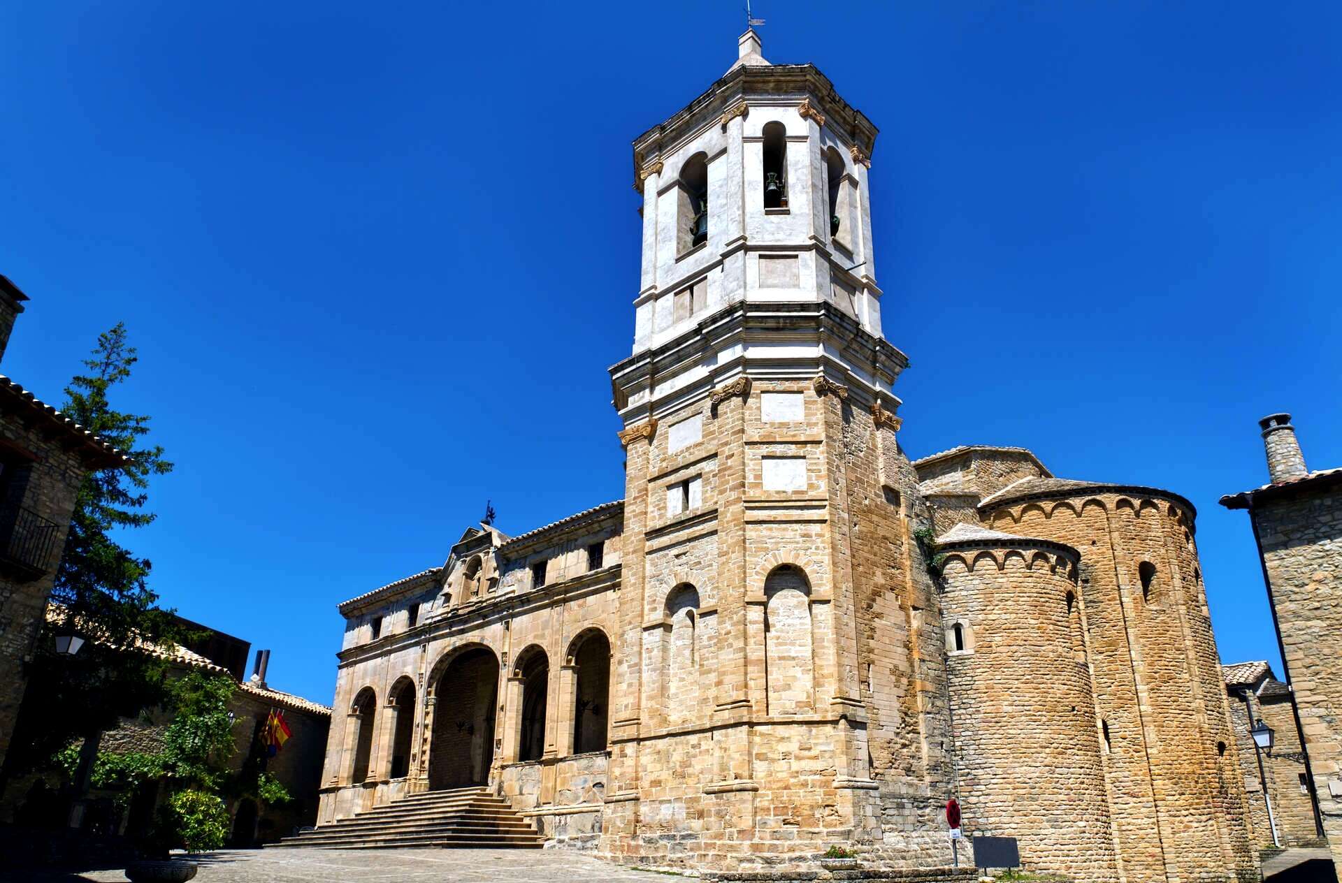 Catedral de Roda de Isábena en Ribagorza, Huesca. | Shutterstock