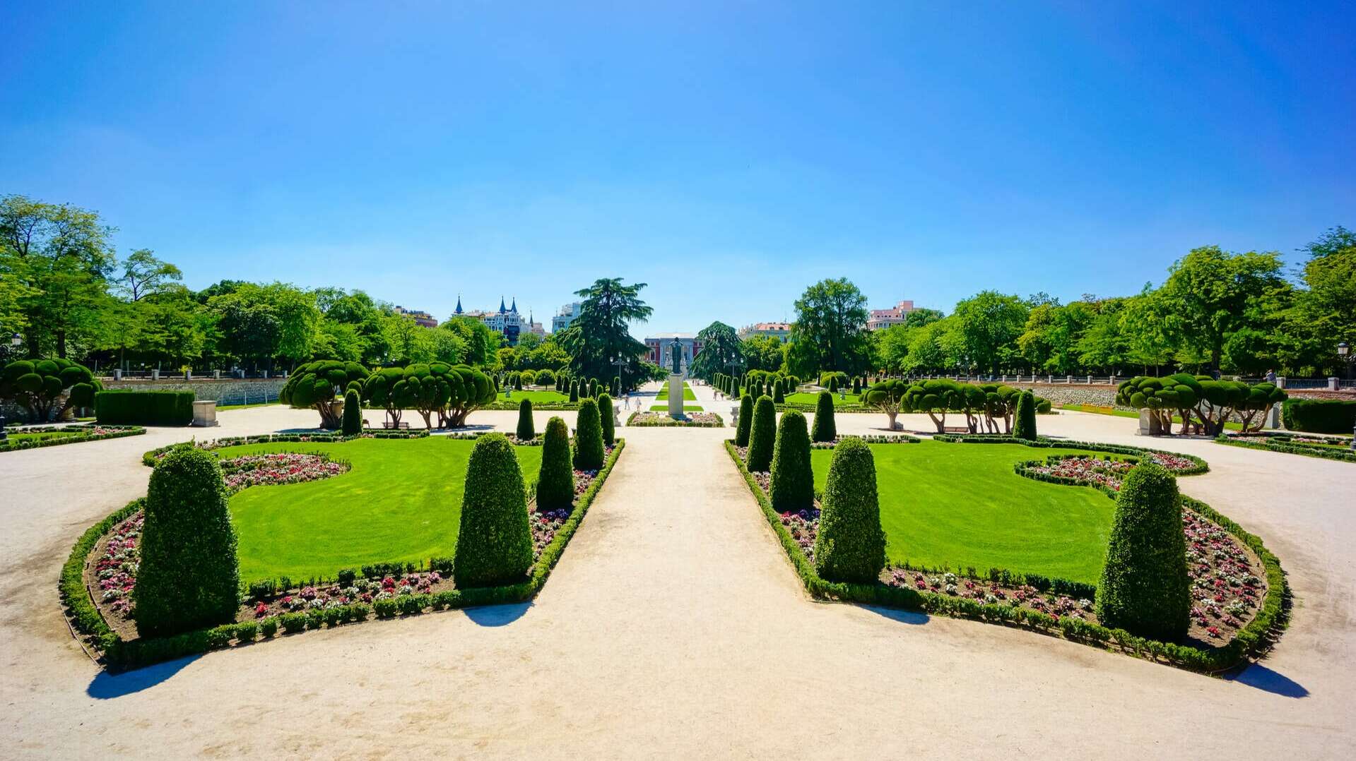 Jardines del Buen Retiro de Madrid. | Shutterstock