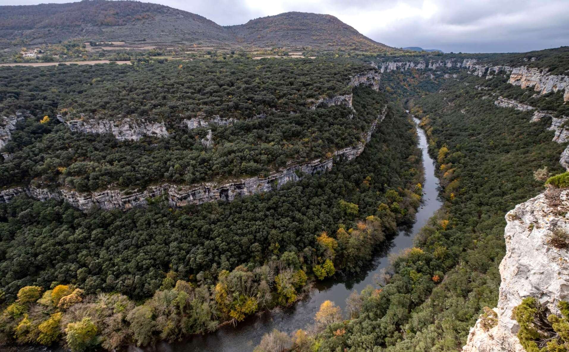 alto ebro shutterstock_2171153061