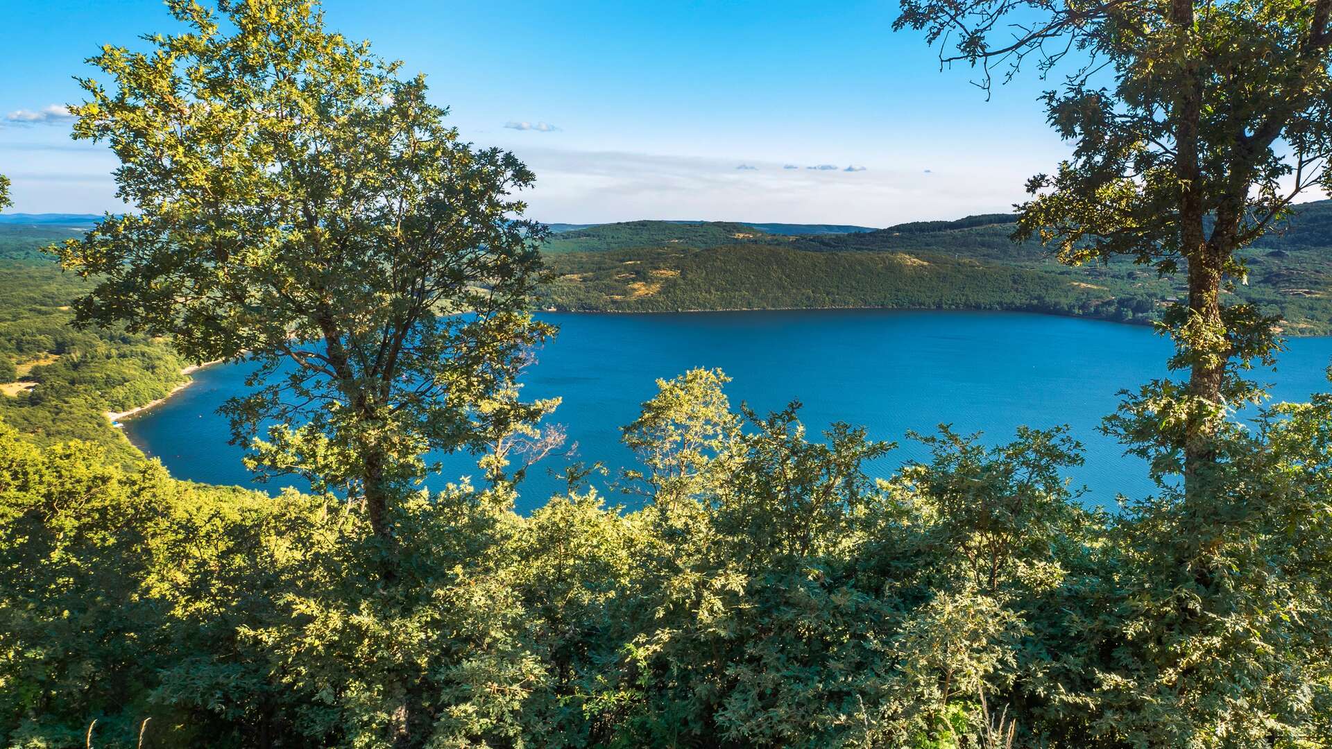 Lago de Sanabria en la provincia de Zamora. | Shutterstock