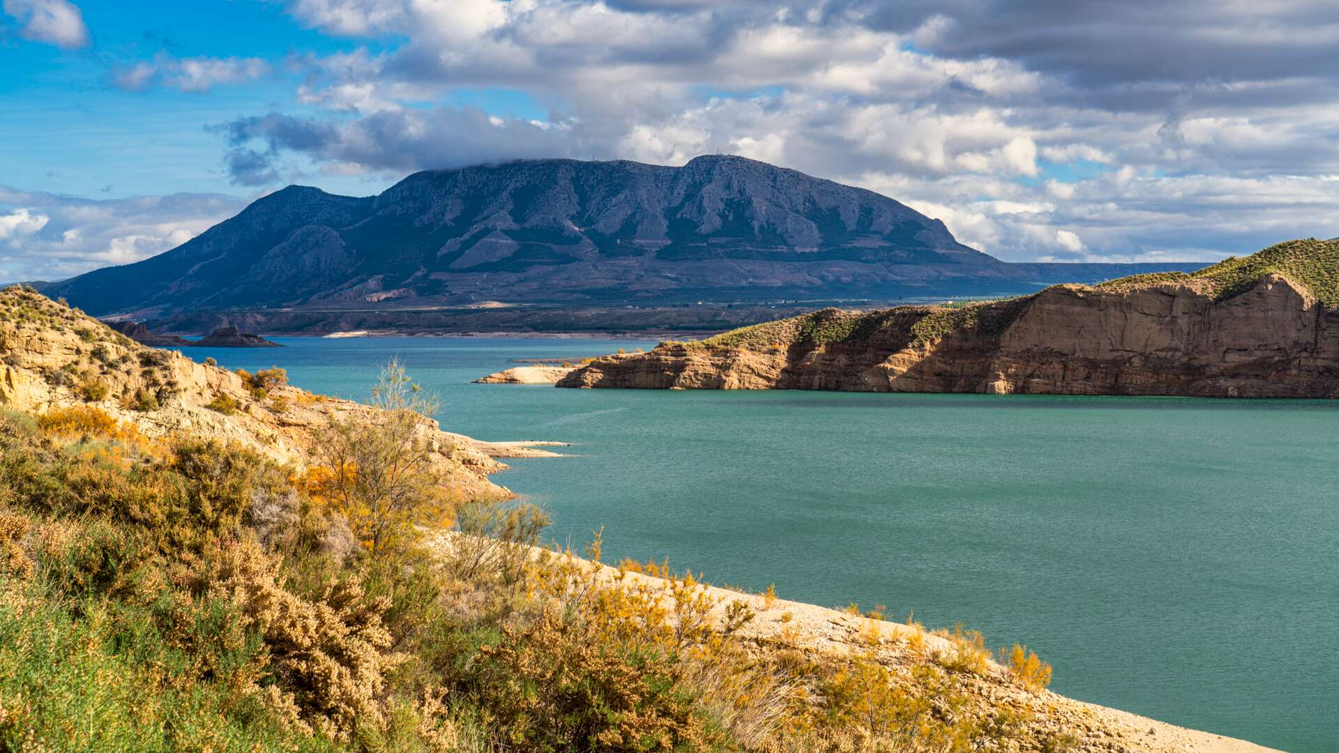 Embalse de Negratín, Granada. | Dreamstime