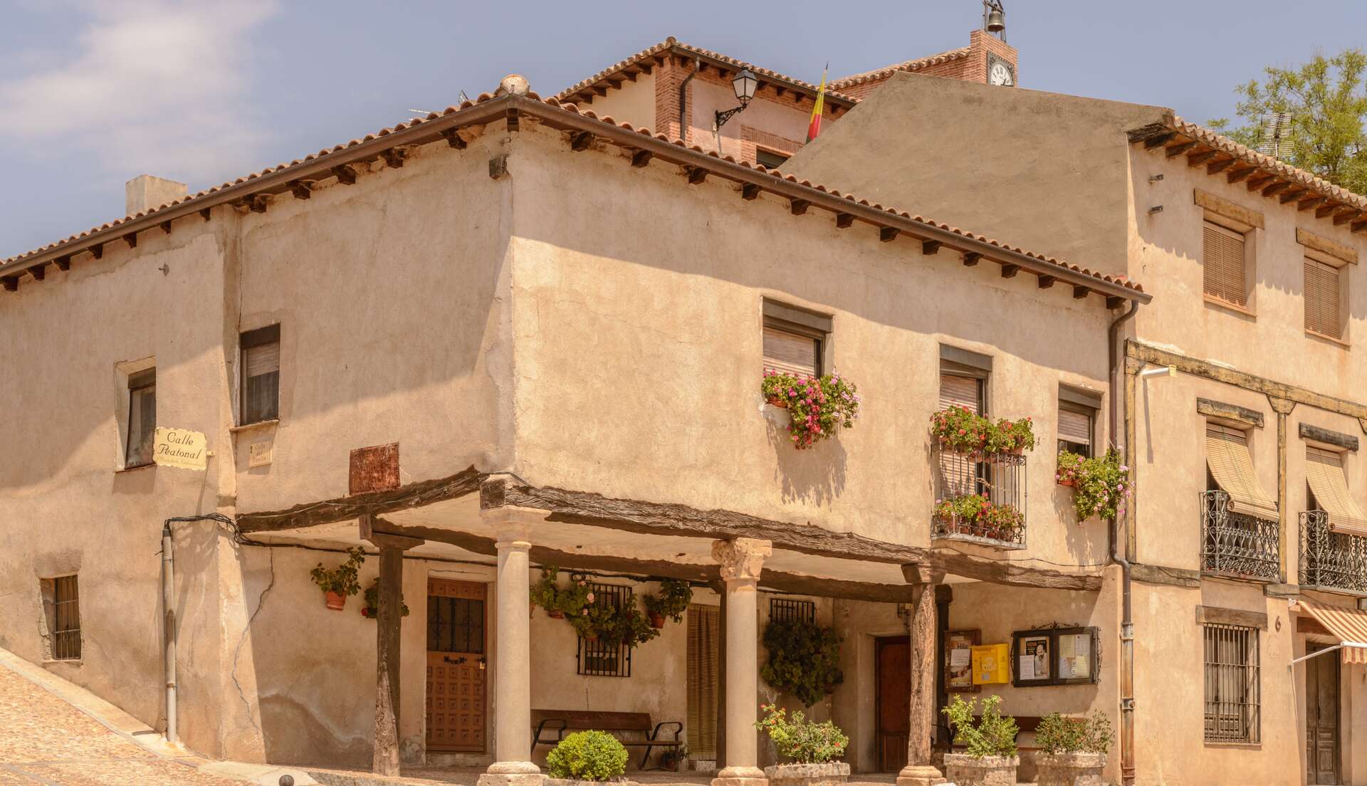Una de las casas de las calles de Hita. | Shutterstock