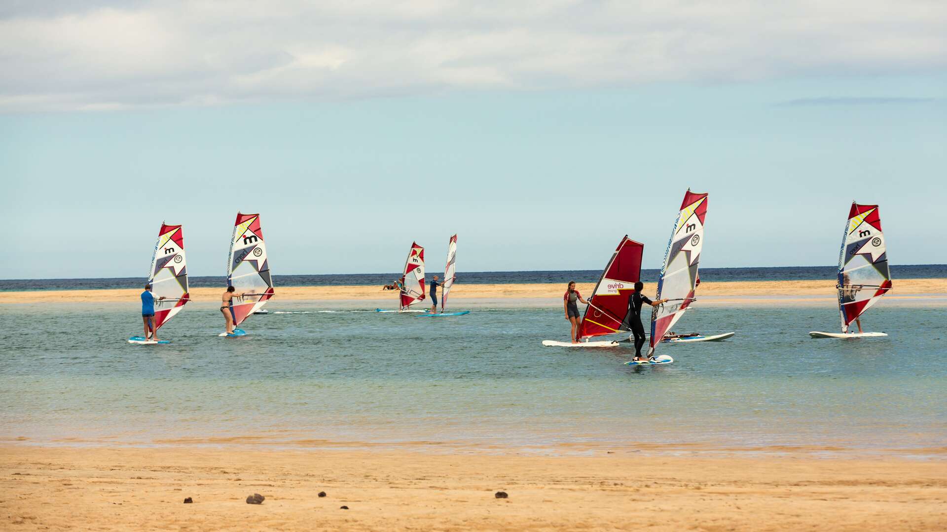 Windsurf en Fuerteventura. | Dreamstime