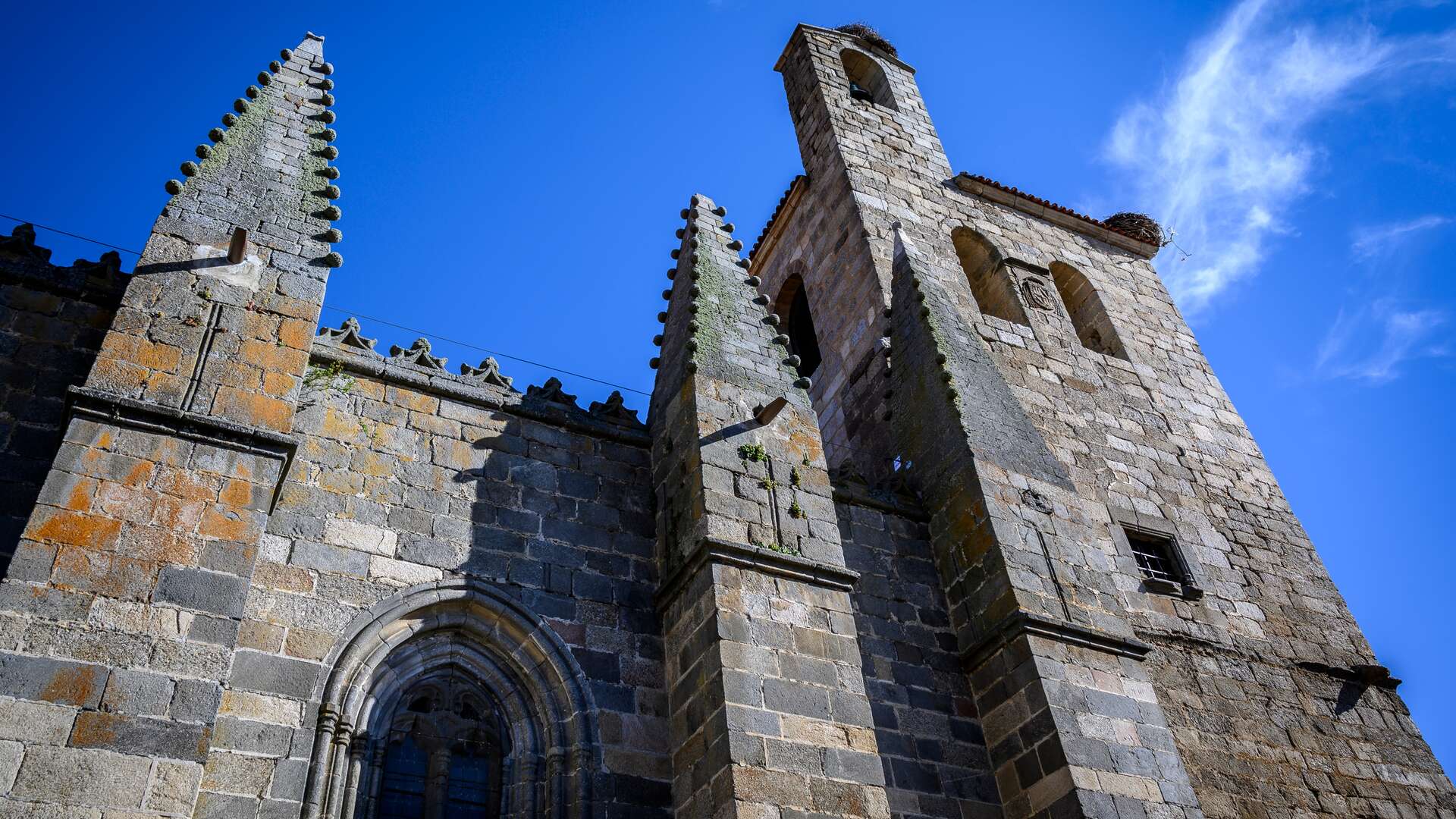 Iglesia colegiata de San Martín en  Bonilla de la Sierra. | Shutterstock