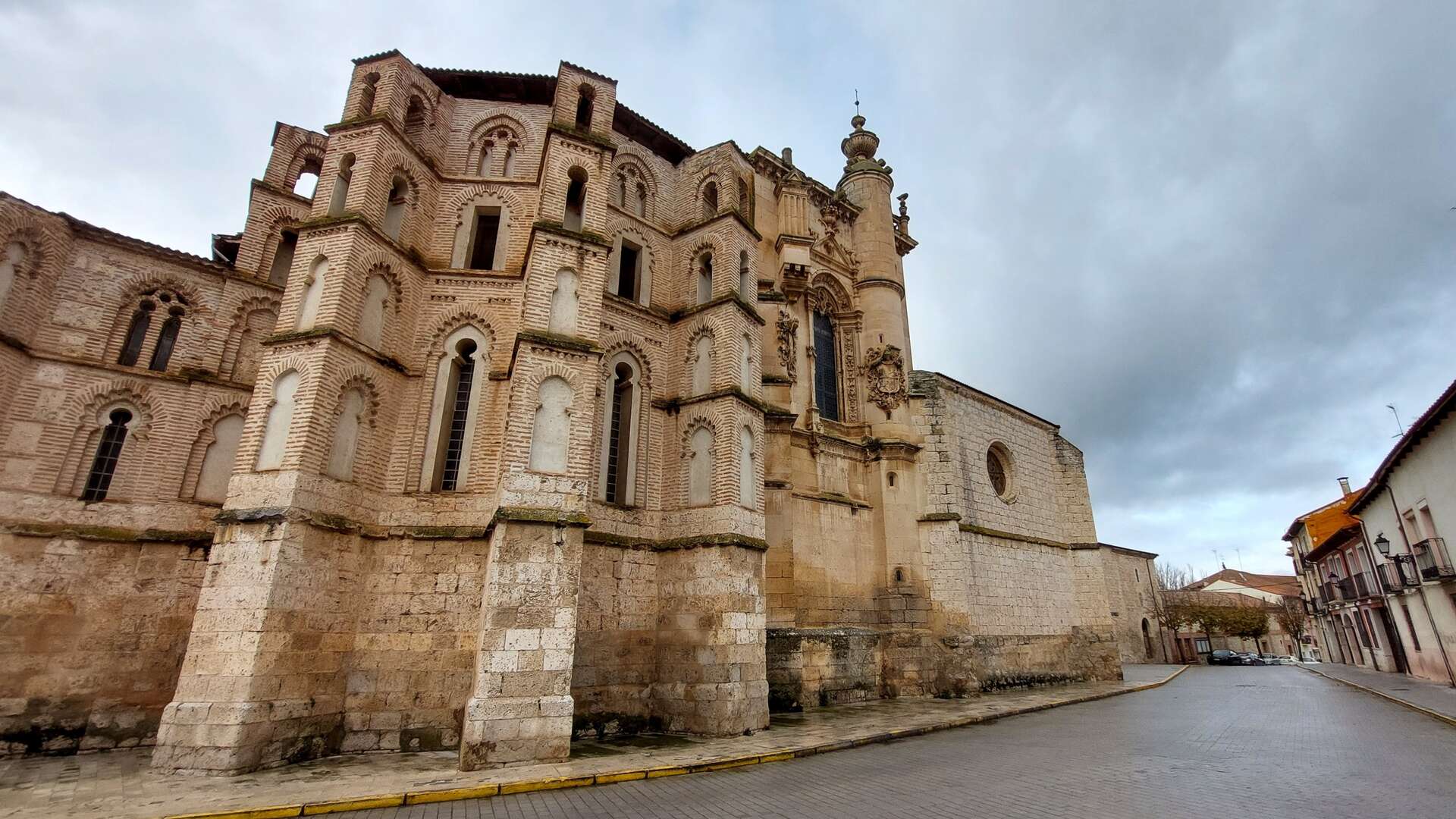 Convento de San Pedro en Peñafiel, Valladolid. | Shutterstock