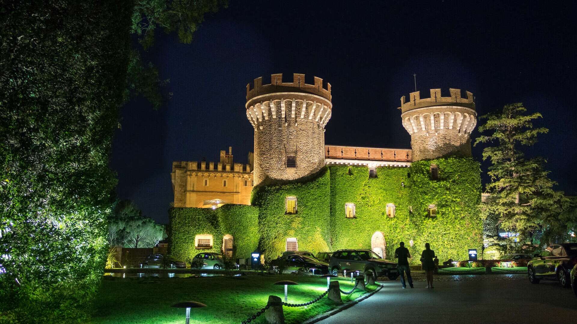 Castillo de Peralda. shutterstock_353126504