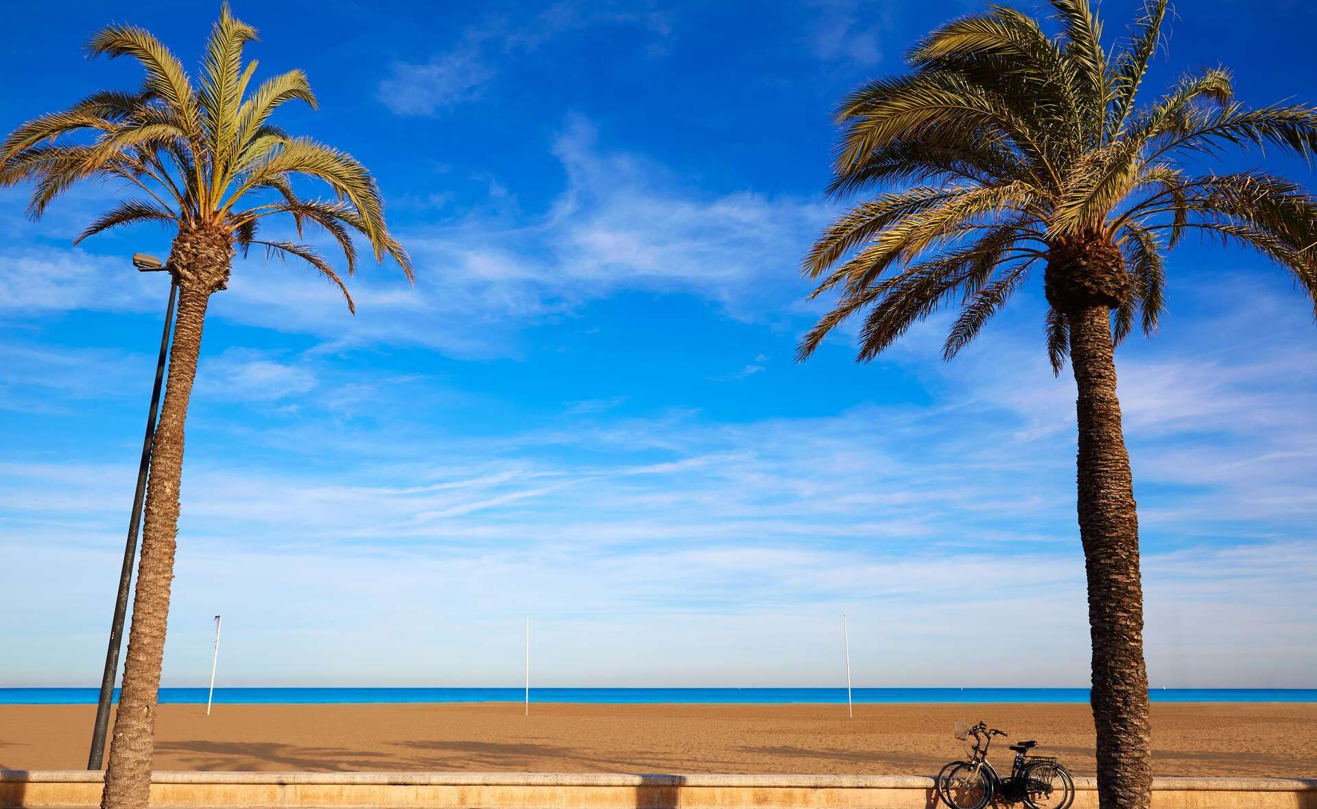 Playa de la Malvarrosa. | Shutterstock