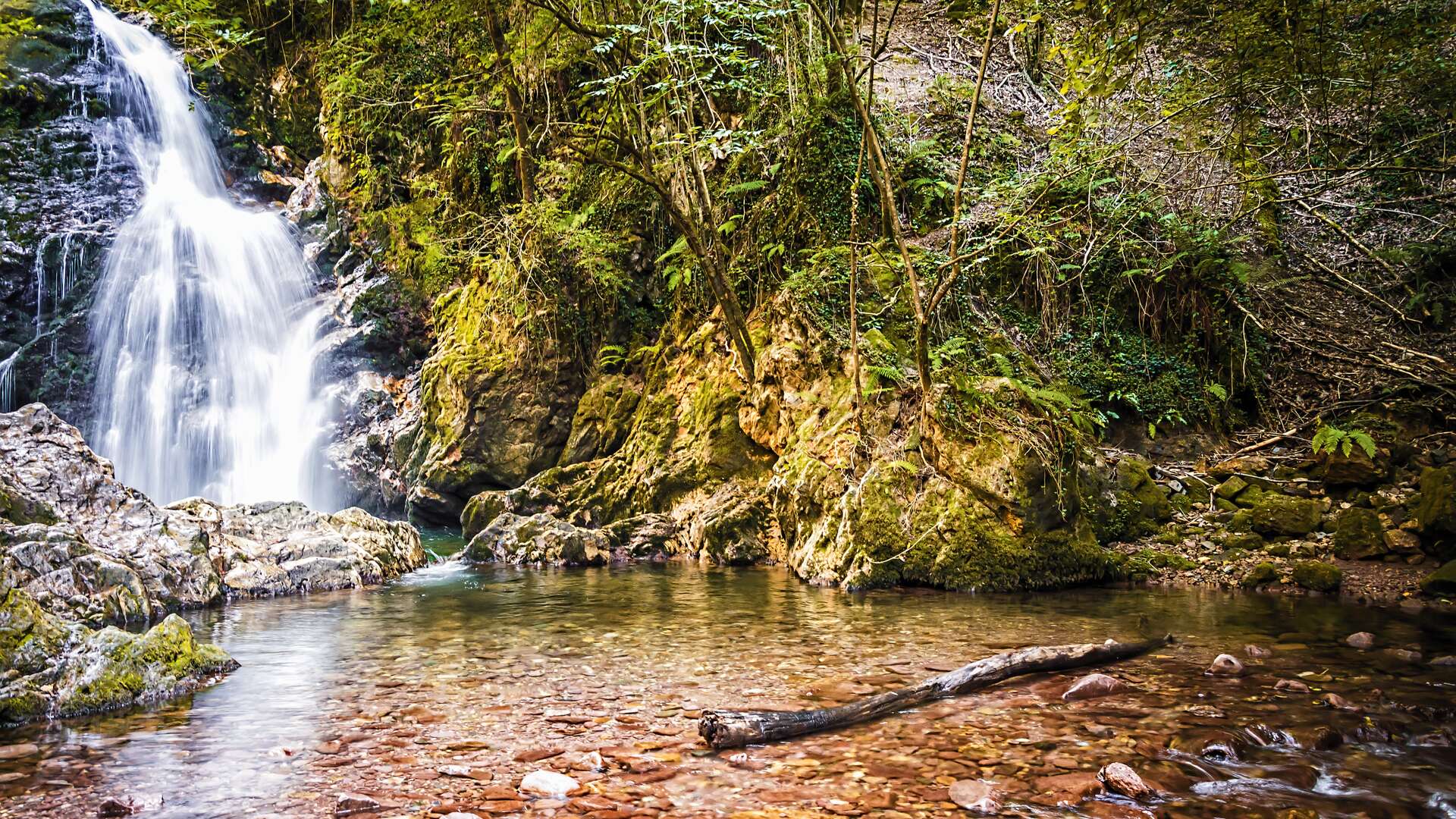 Cascada del Xorroxin, Navarra. | Dreamstime