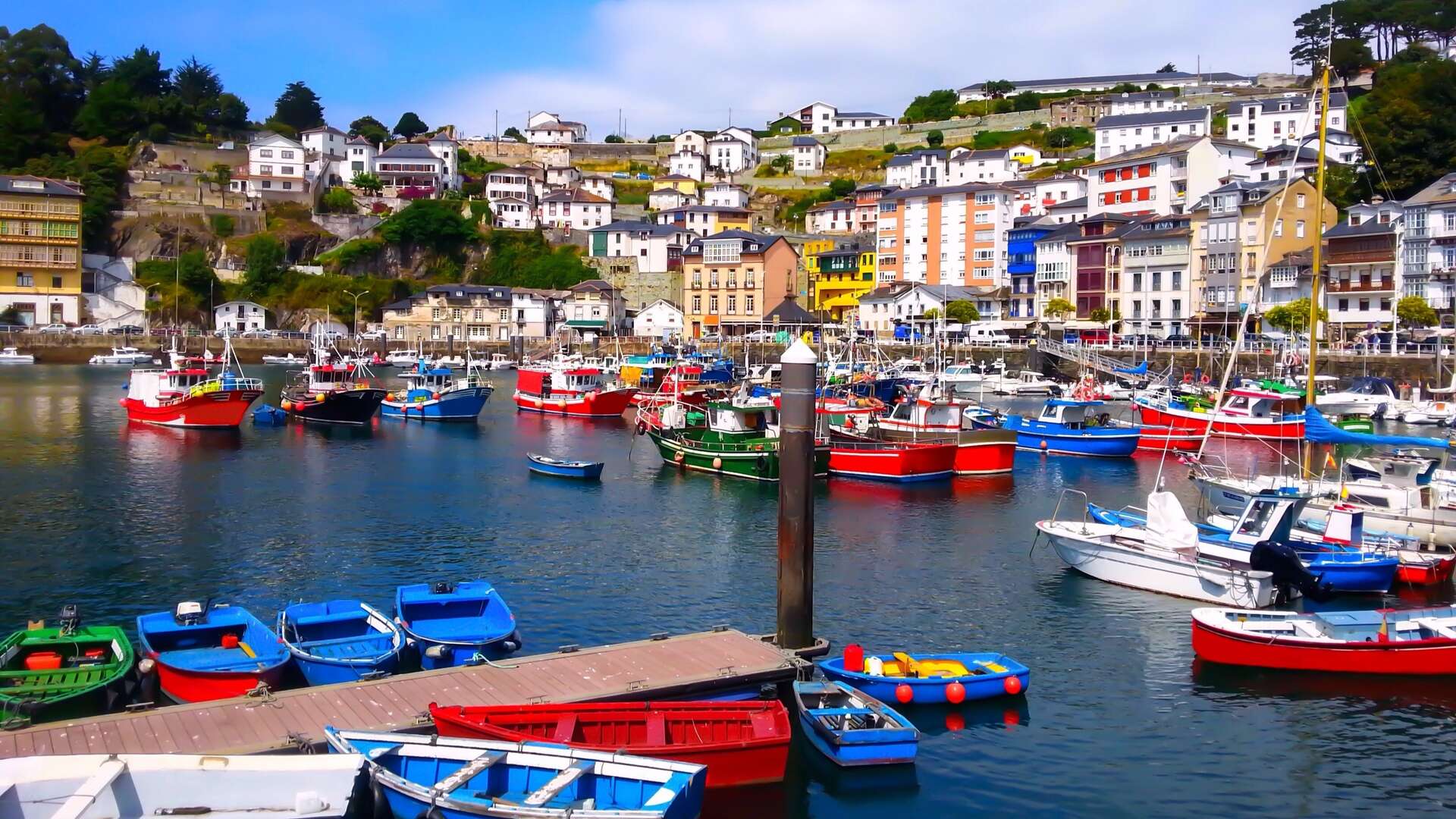 Puerto de Luarca, Asturias. | Shutterstock