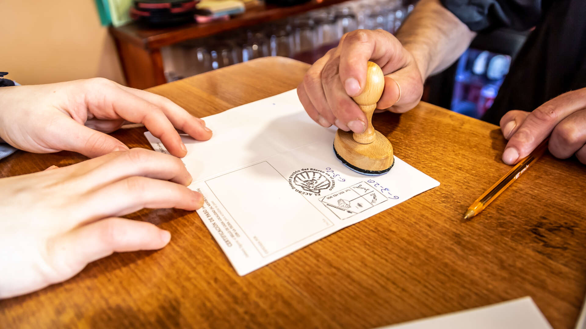 Sellos en el 'pasaporte' del Camino. | Dreamstime
