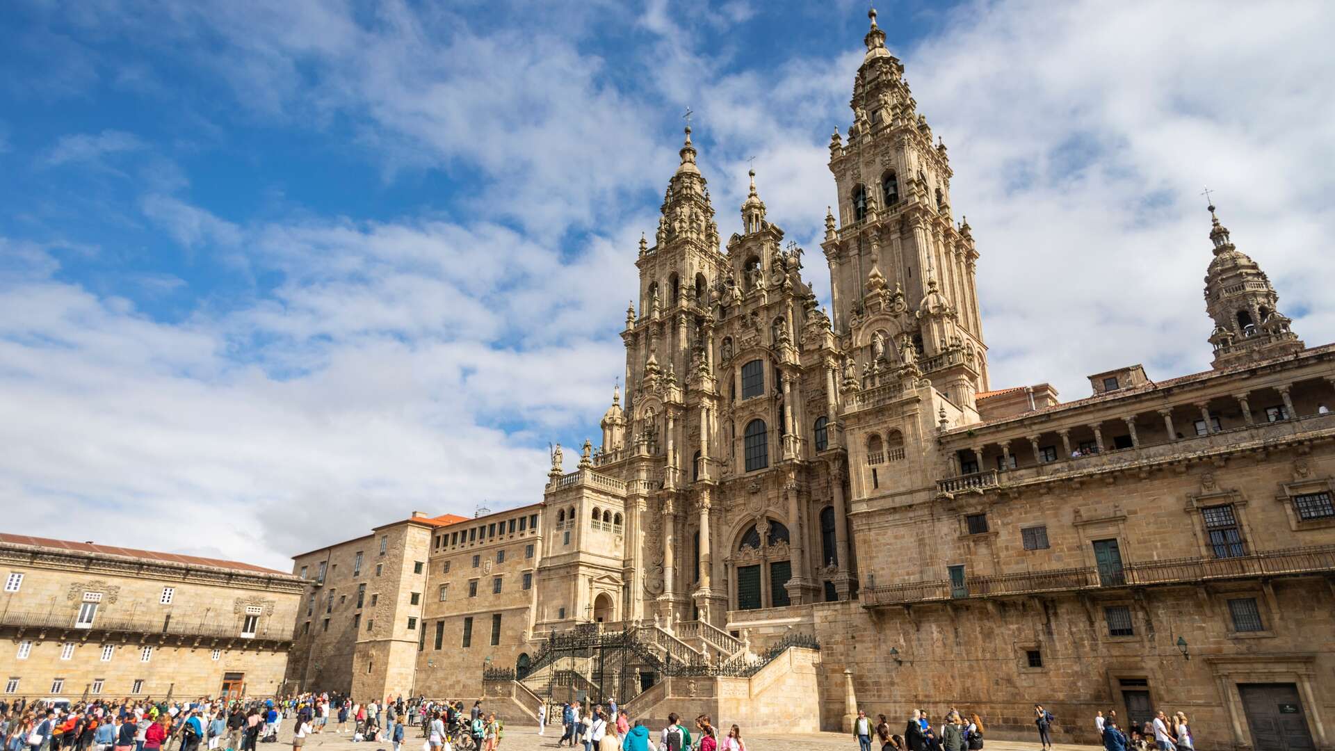 Catedral de Santiago de Compostela. | Shutterstock