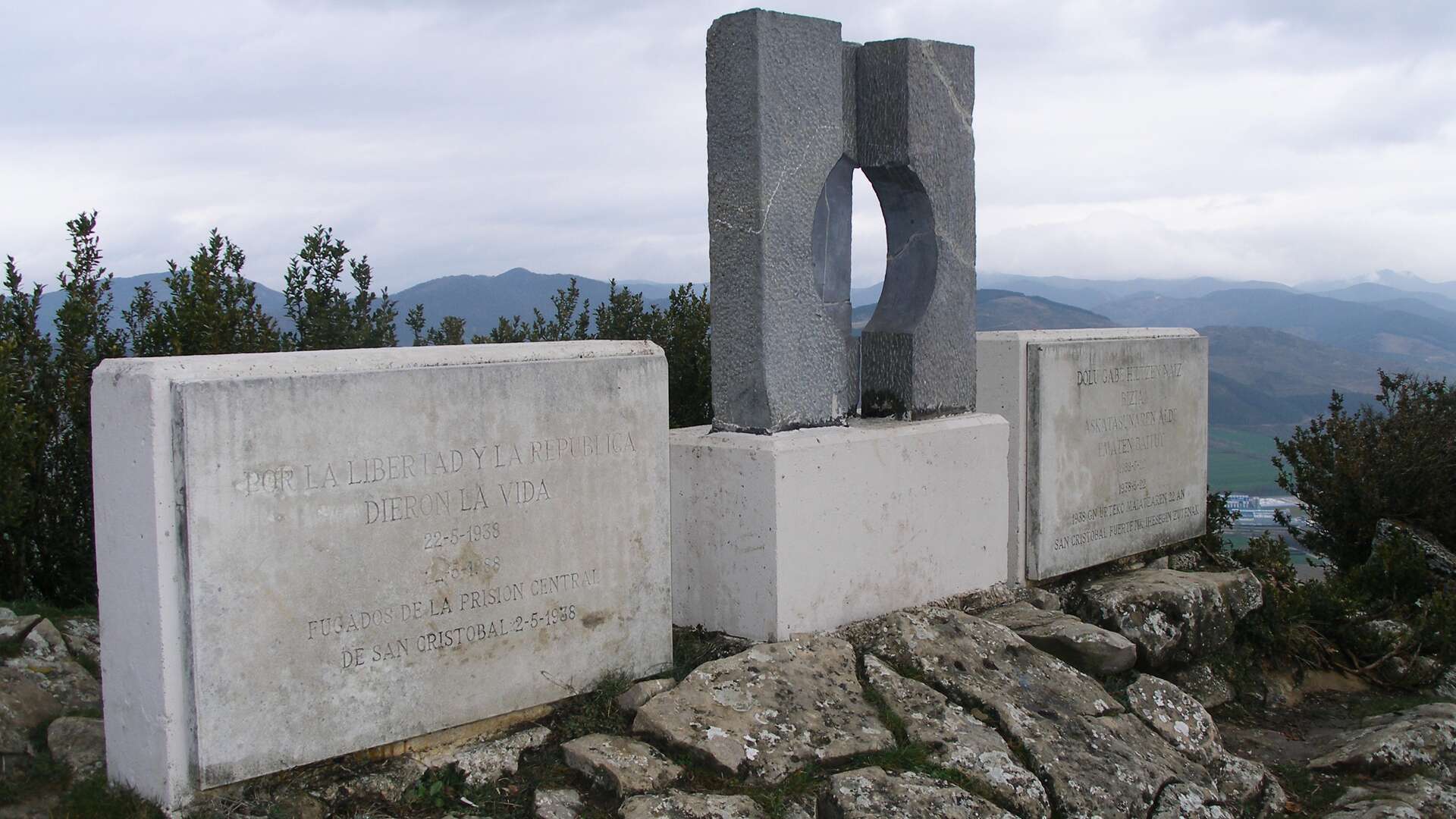 Monumento homenaje a los fugados del fuerte. | Wikimedia
