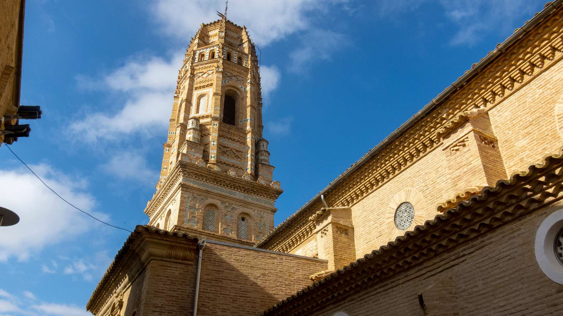 Torre mudéjar de Utebo, Zaragoza. | Shutterstock