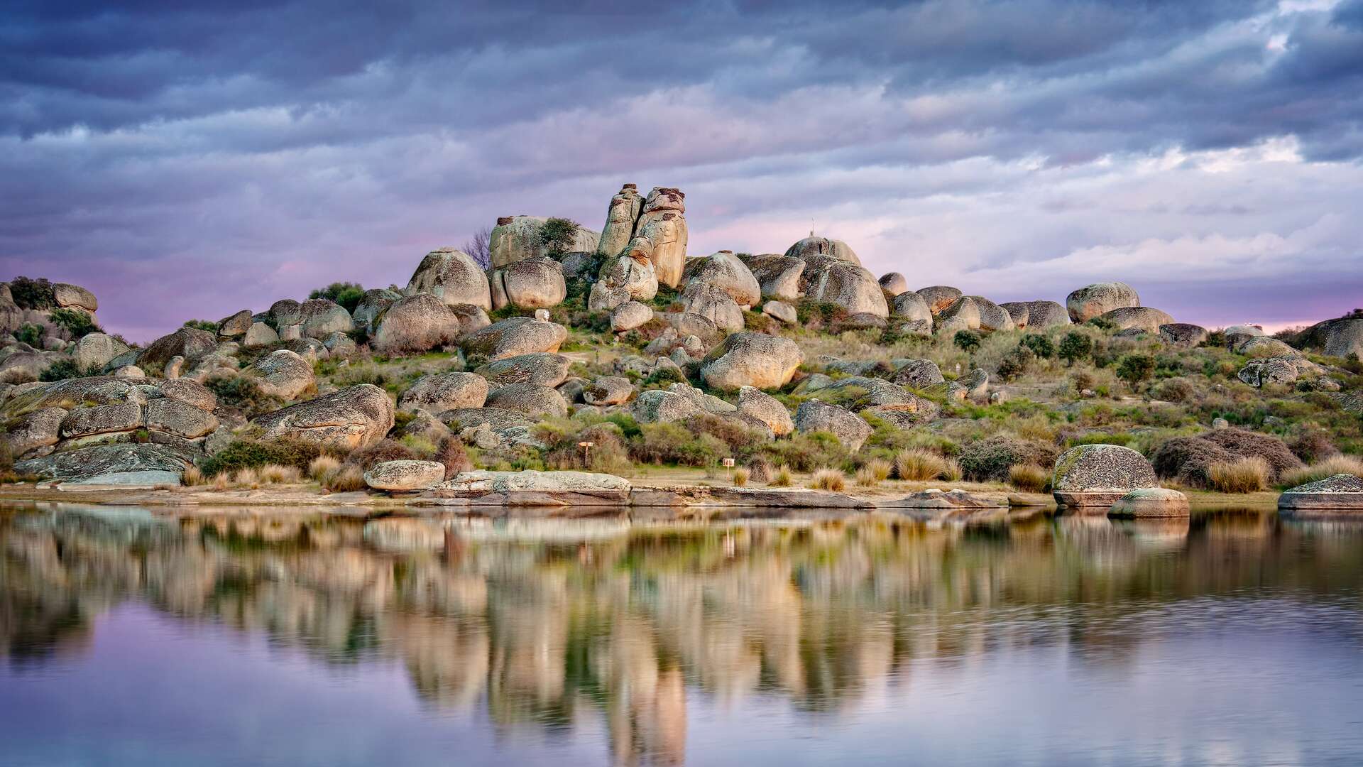 Monumento Natural de Los Barruecos en Malpartida de Cáceres. | Shutterstock