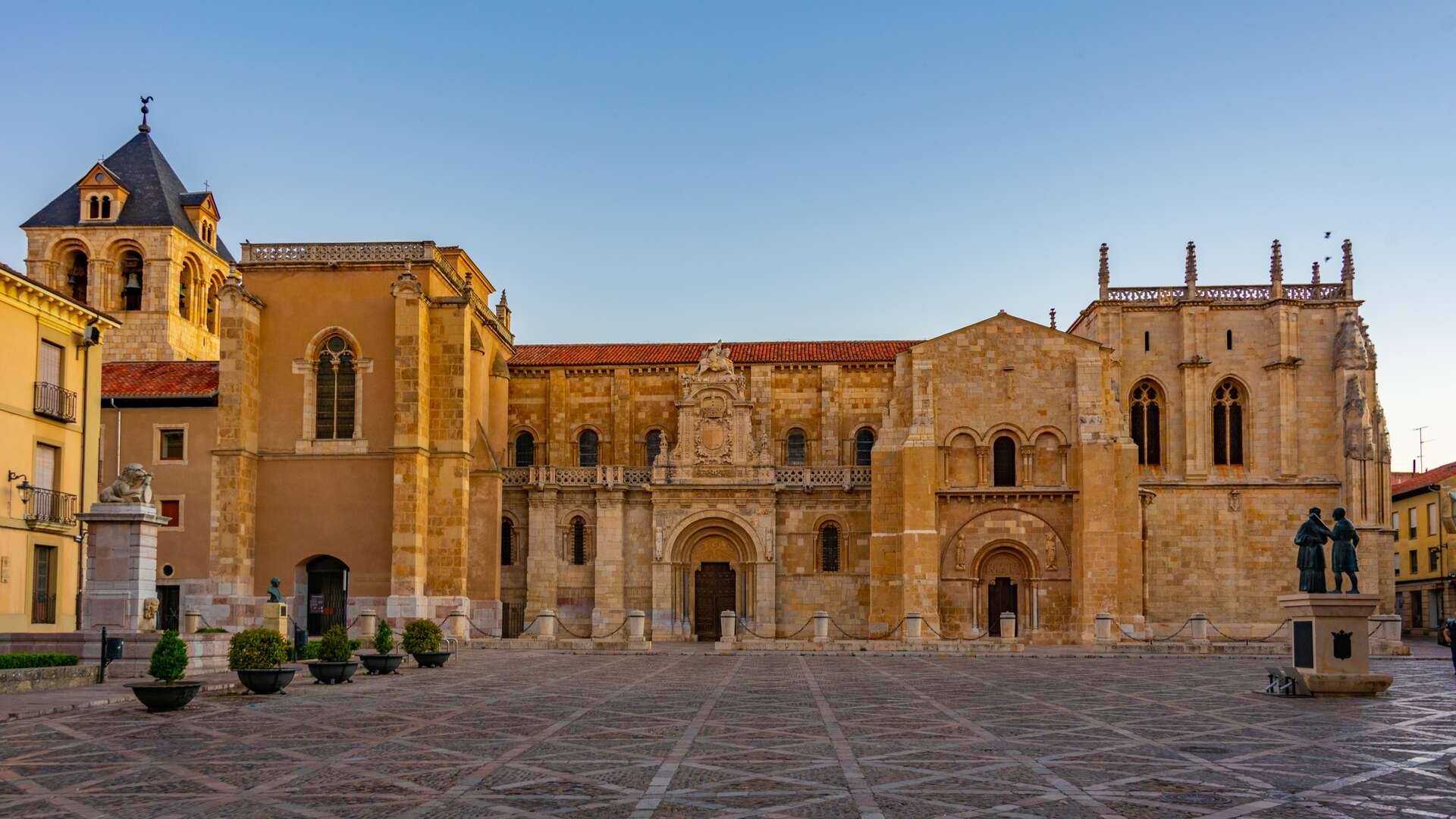 Basílica de San Isidoro de León. | Dreamstime