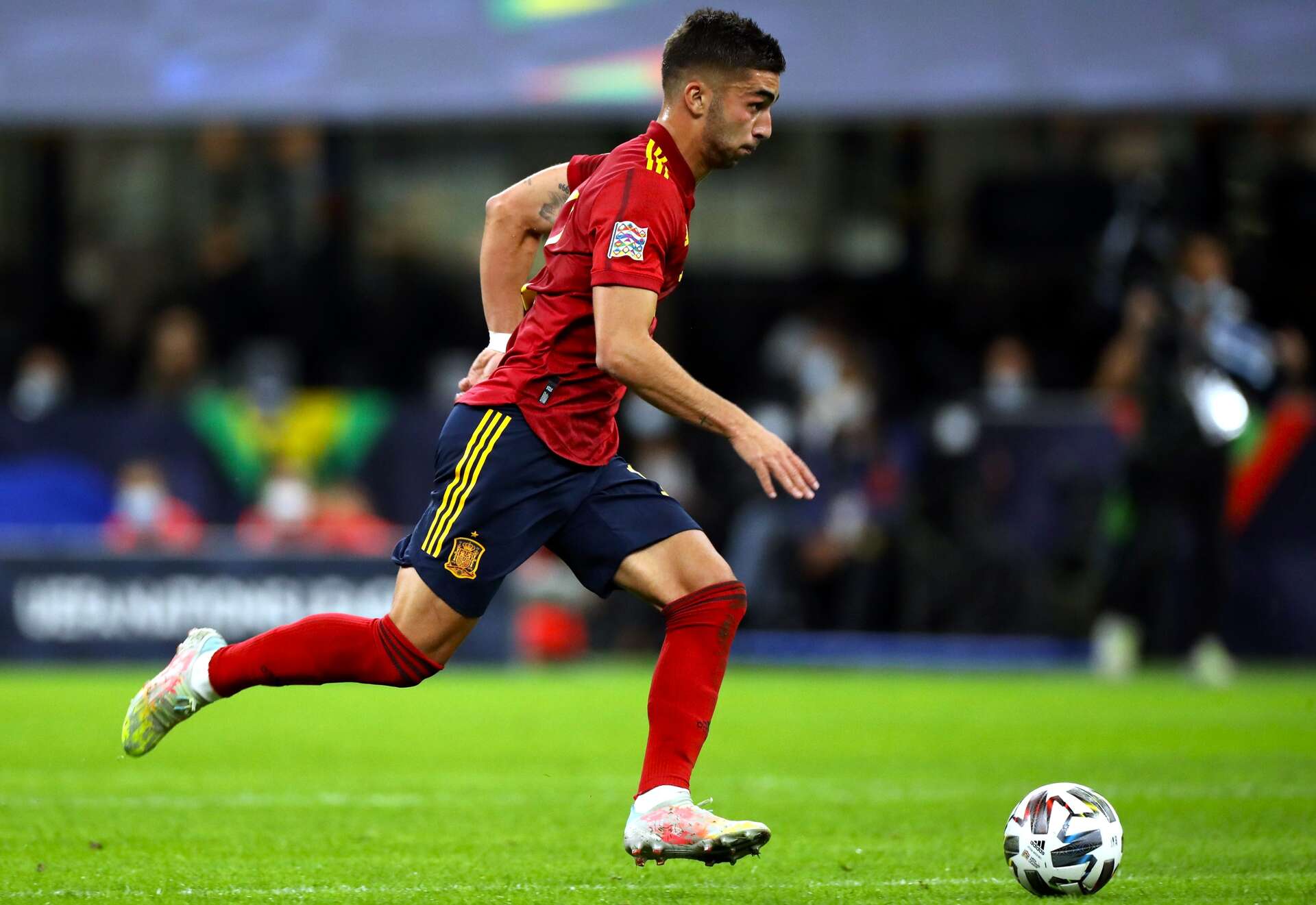 Ferran Torres durante un partido con la selección española. | Shutterstock