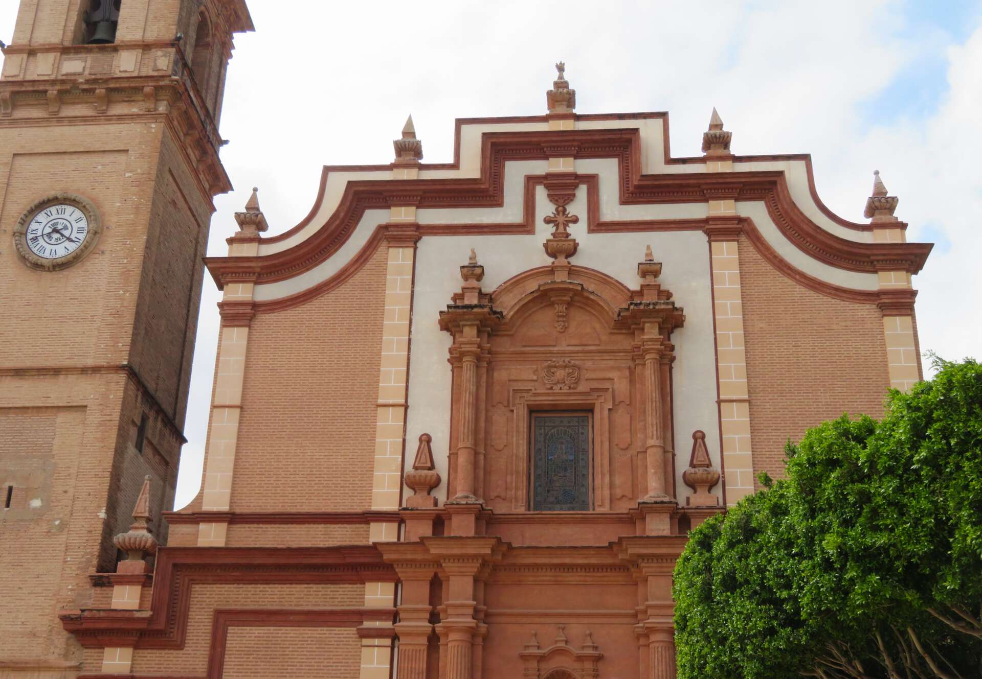 La iglesia de la Asunción, principal referente monumental de Foios. | Juan Emilio Prades Bel, Wikimedia