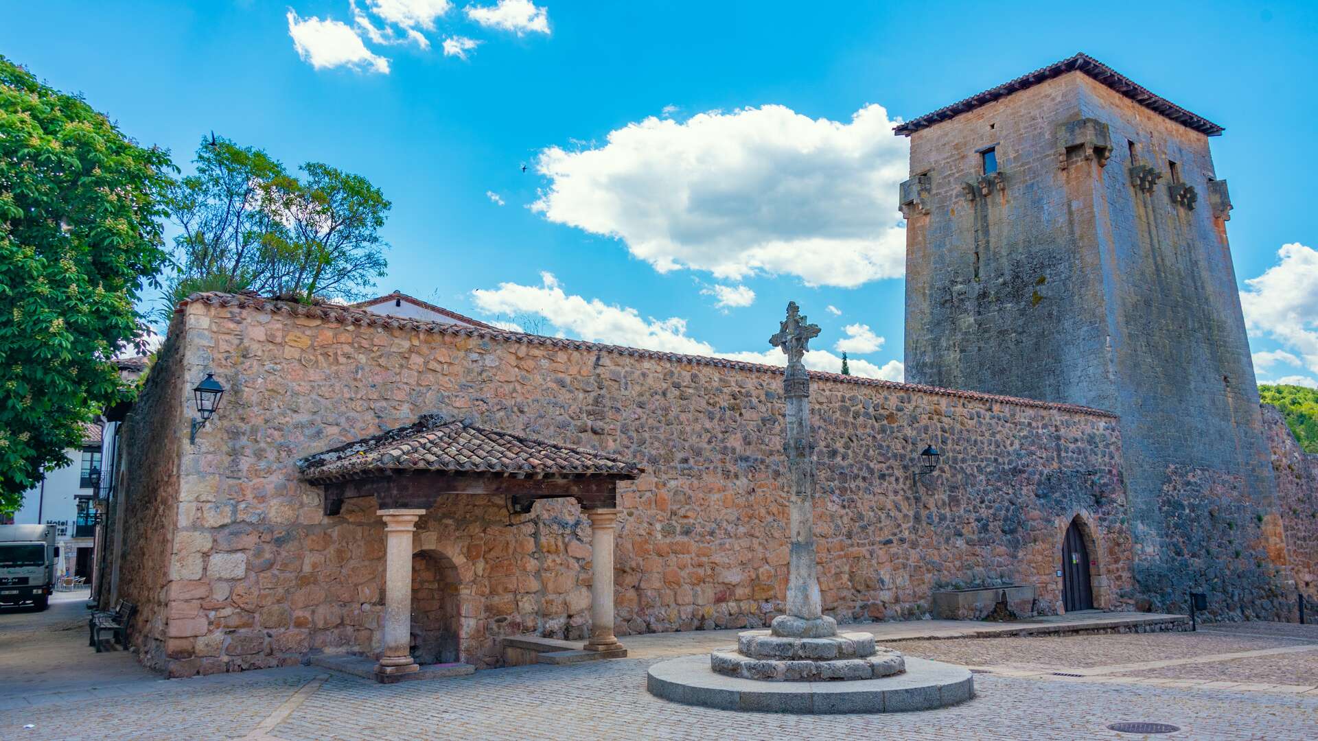 Torreón de Fernán González. | Dreamstime