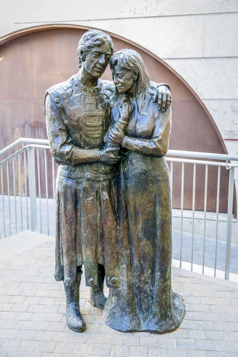 Escultura de los amantes de Teruel, una de las grandes historias de amor españolas