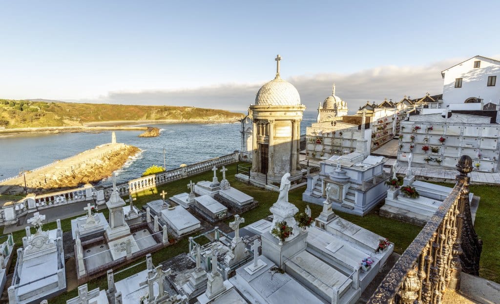 Cementerios más curiosos de España Luarca