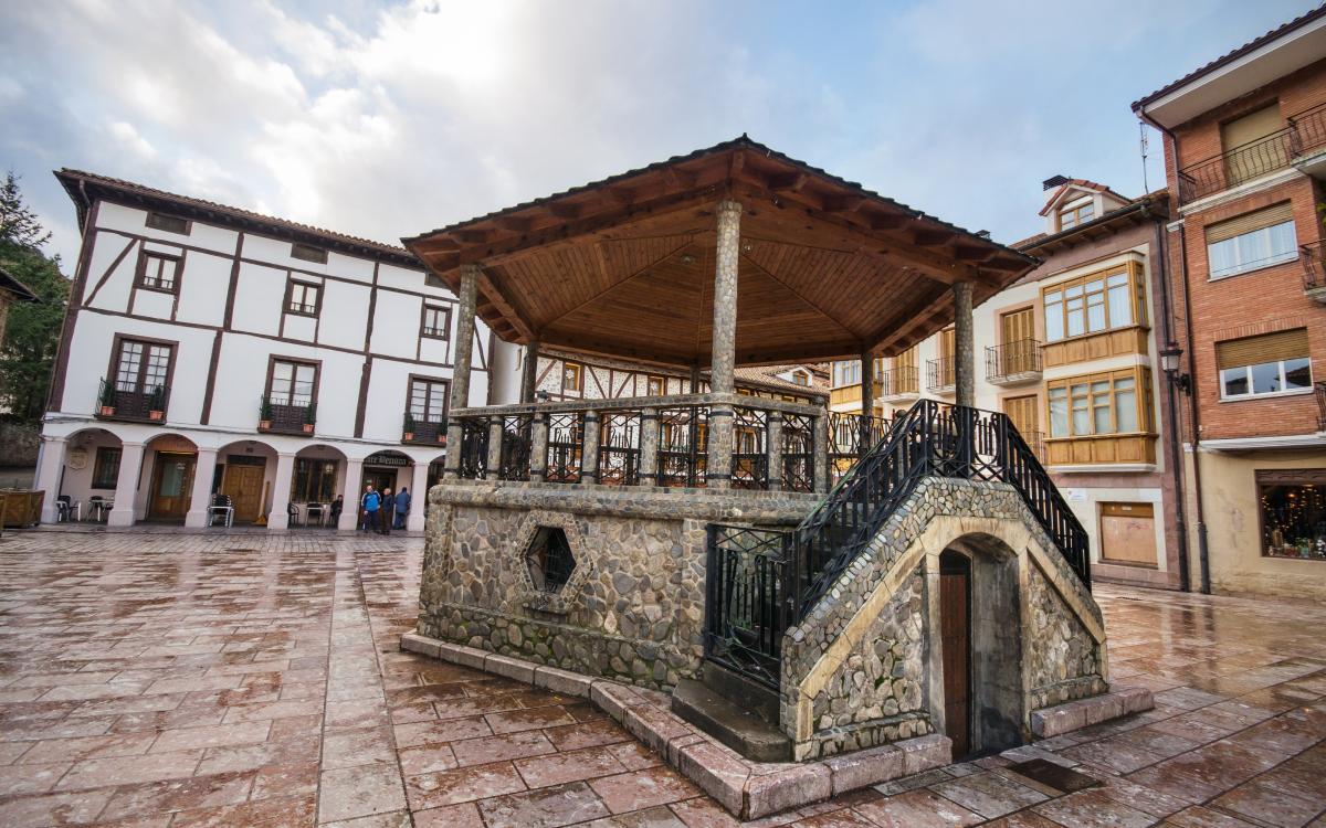 Plaza principal de Ezcaray