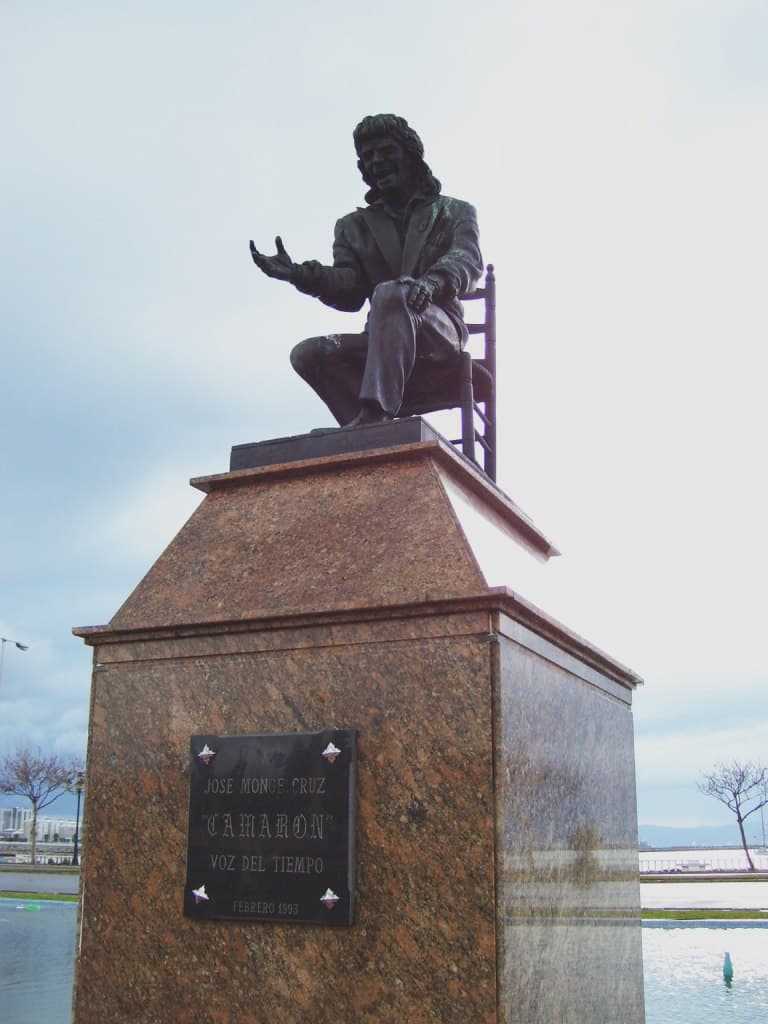 Monumento a Camarón de la Isla en La Línea de la Concepción