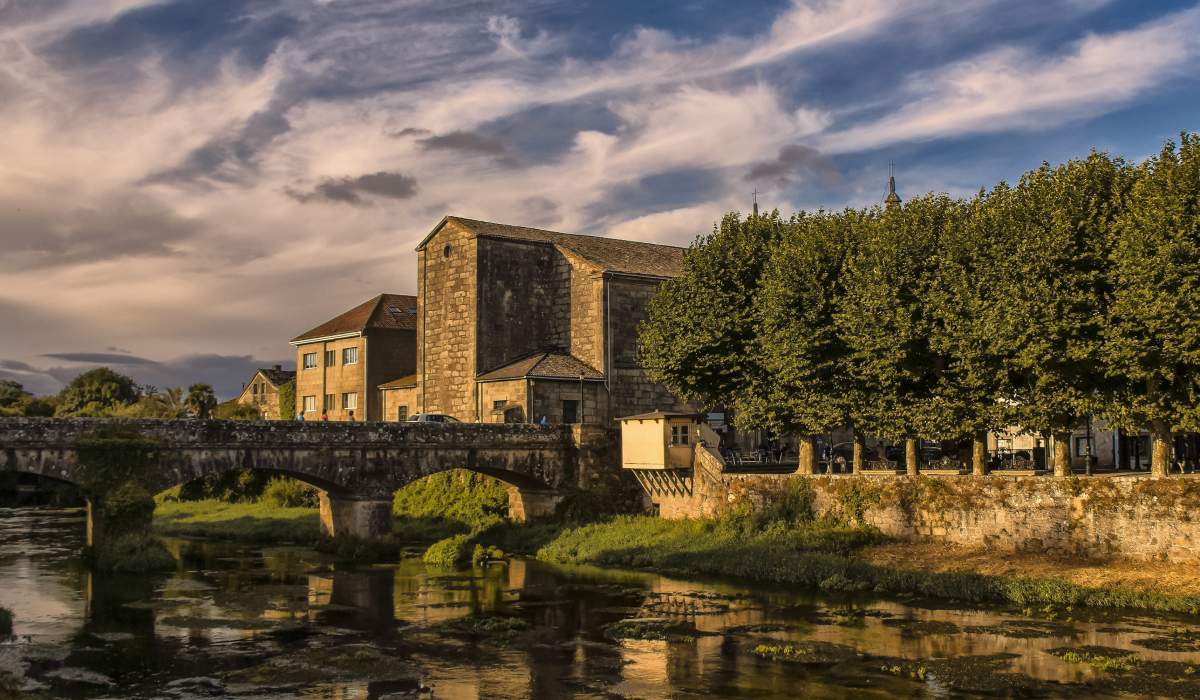 Típica postal de Padrón